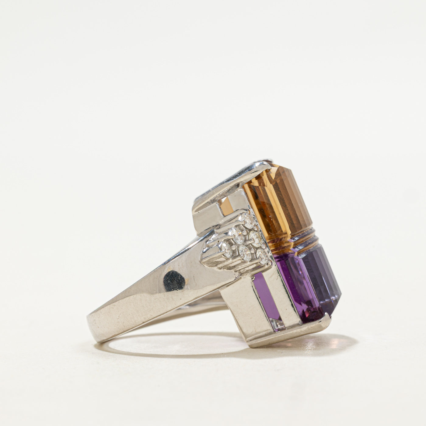 Bague cocktail en amétrine sculptée et diamants | 27,38 ct, 0,40 ct au total | Taille 6,5