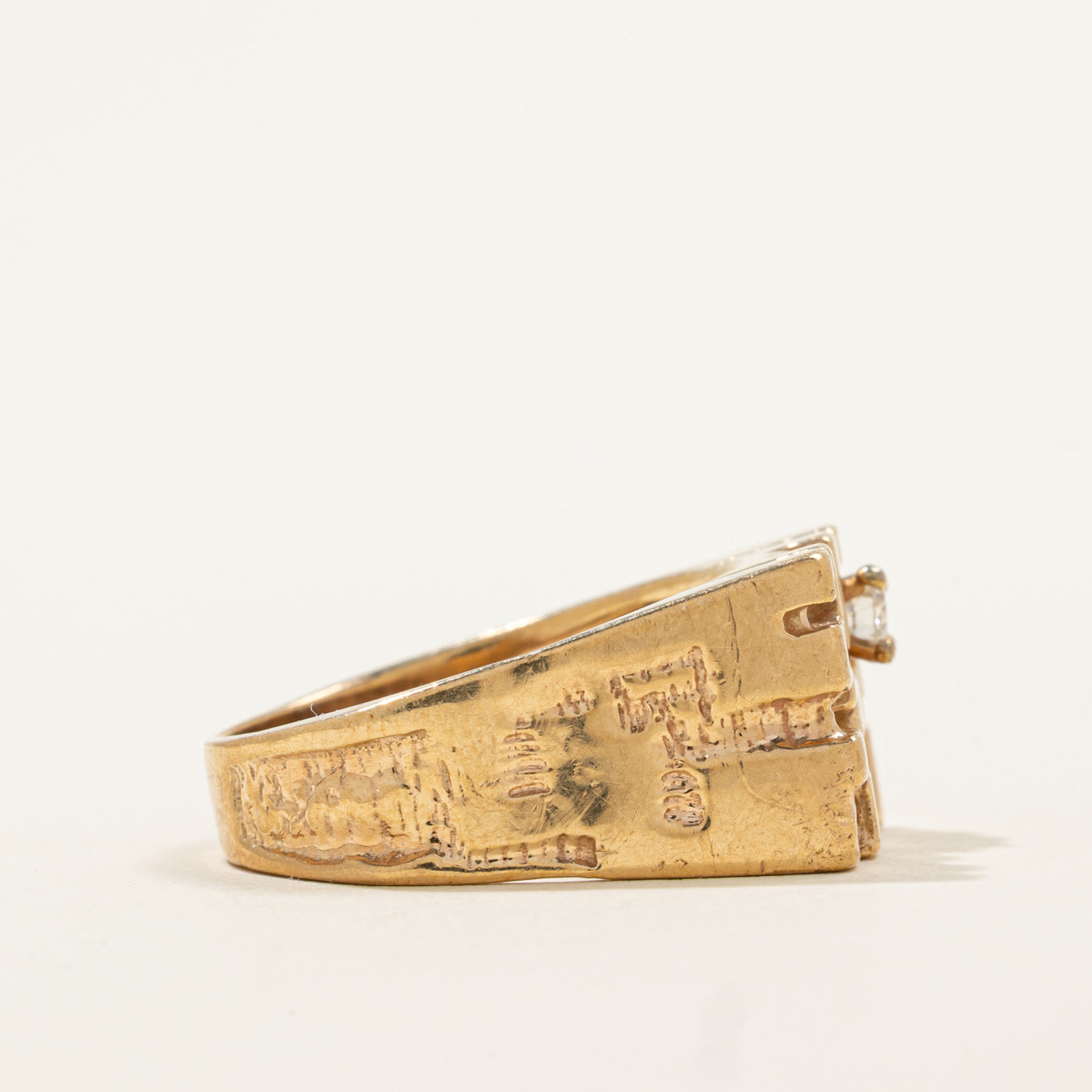 Bague en diamant à bord plat texturé | 0,17 ct | Taille 11,25 |