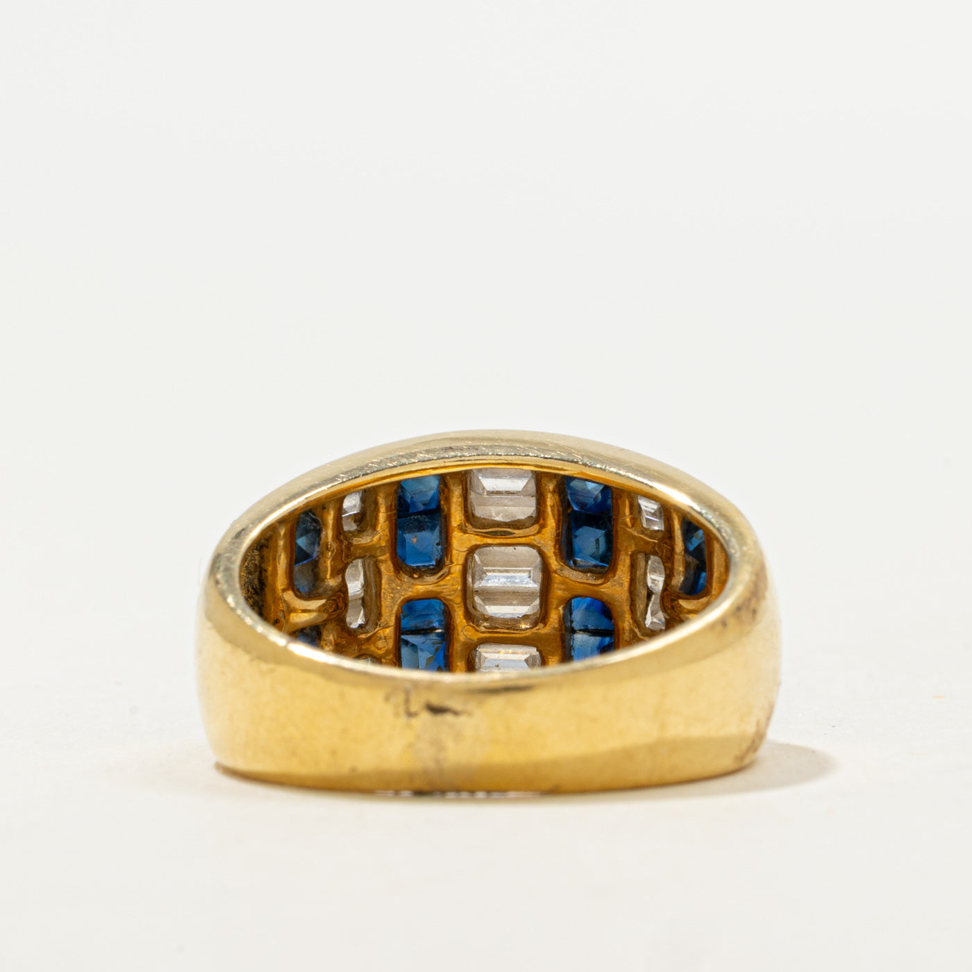 Bague dôme en or 14 carats sertie de diamants et de saphirs bleus | 0,91 ct au total, 1,41 ct au total | Taille 5,5