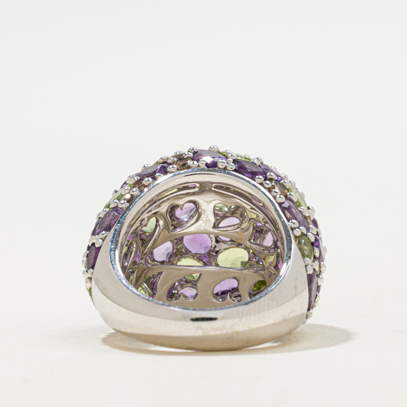 Bague en or 18 carats sertie de péridot, d'améthyste et de diamants | Poids total des pierres : 6,28 ct, 7,45 ct, 1,42 ct | Taille 6,5