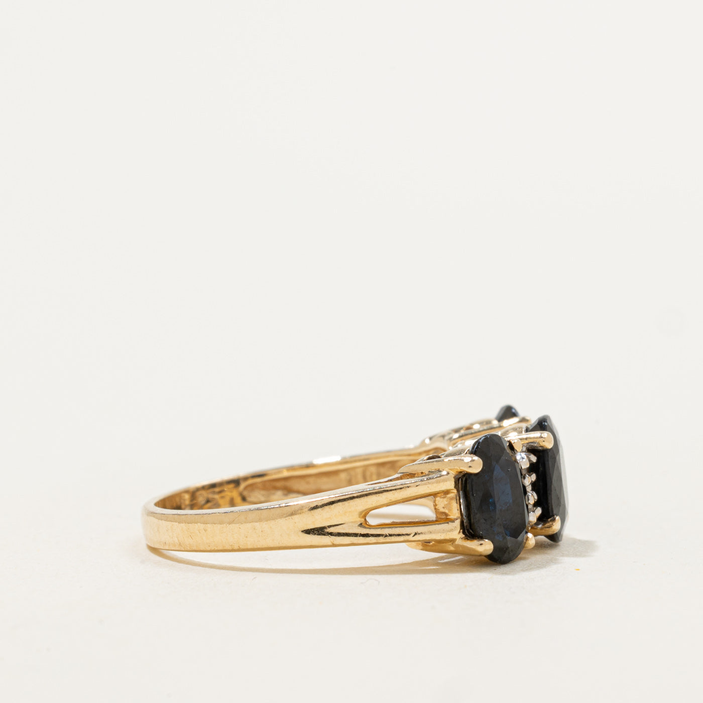 Sapphire & Diamond 14k Ring | 3.0ctw, 0.02ctw | SZ 6.5 |