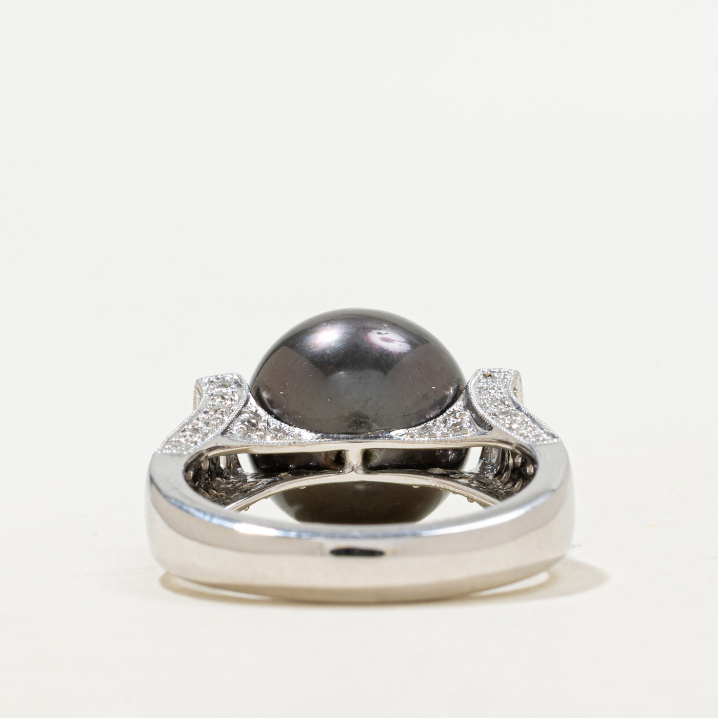 Bague cocktail en perle des mers du Sud de Tahiti et diamants | 0,68 ct | Taille 7 |
