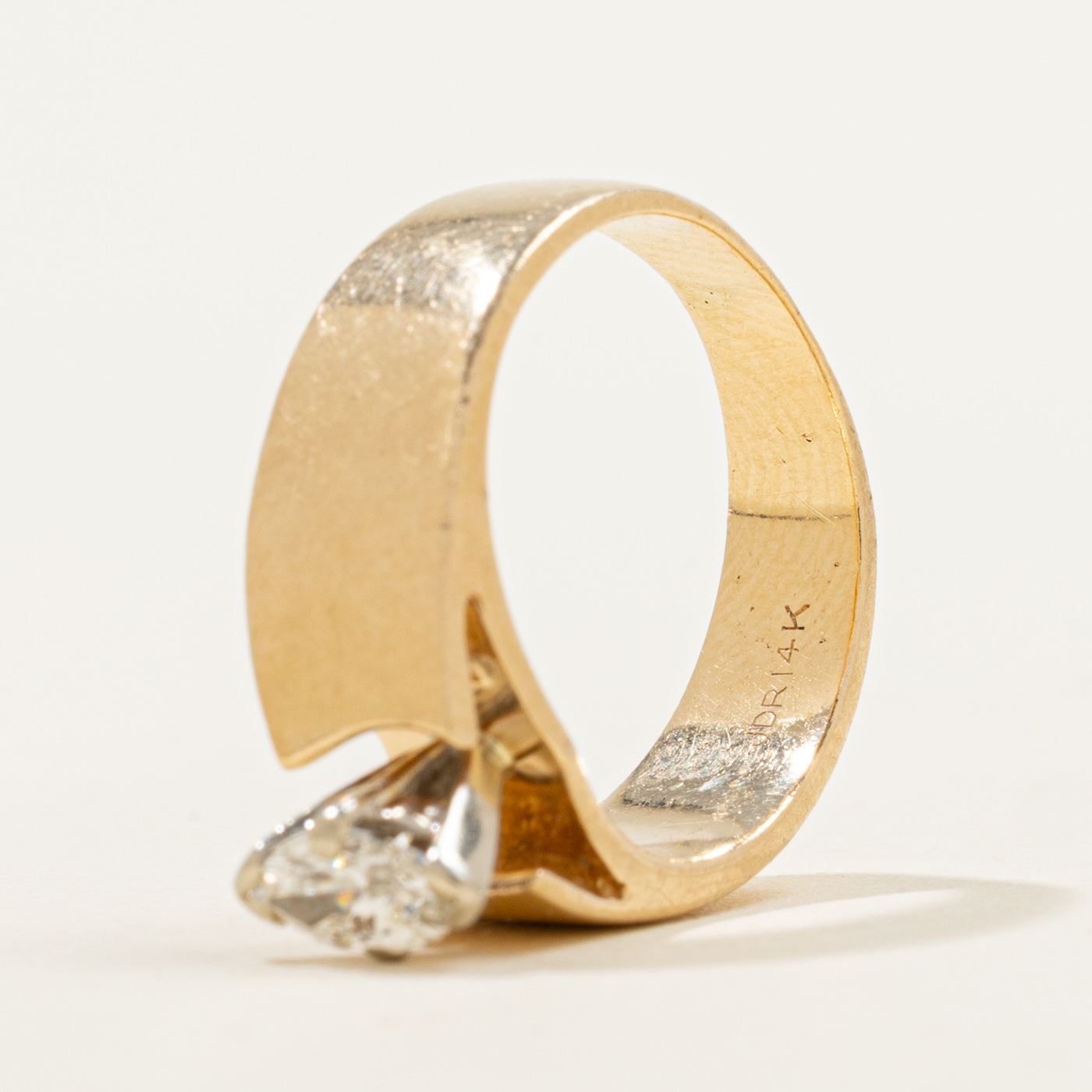 Bague en diamant taille marquise chevron | 0,39 ct | Taille 5 |