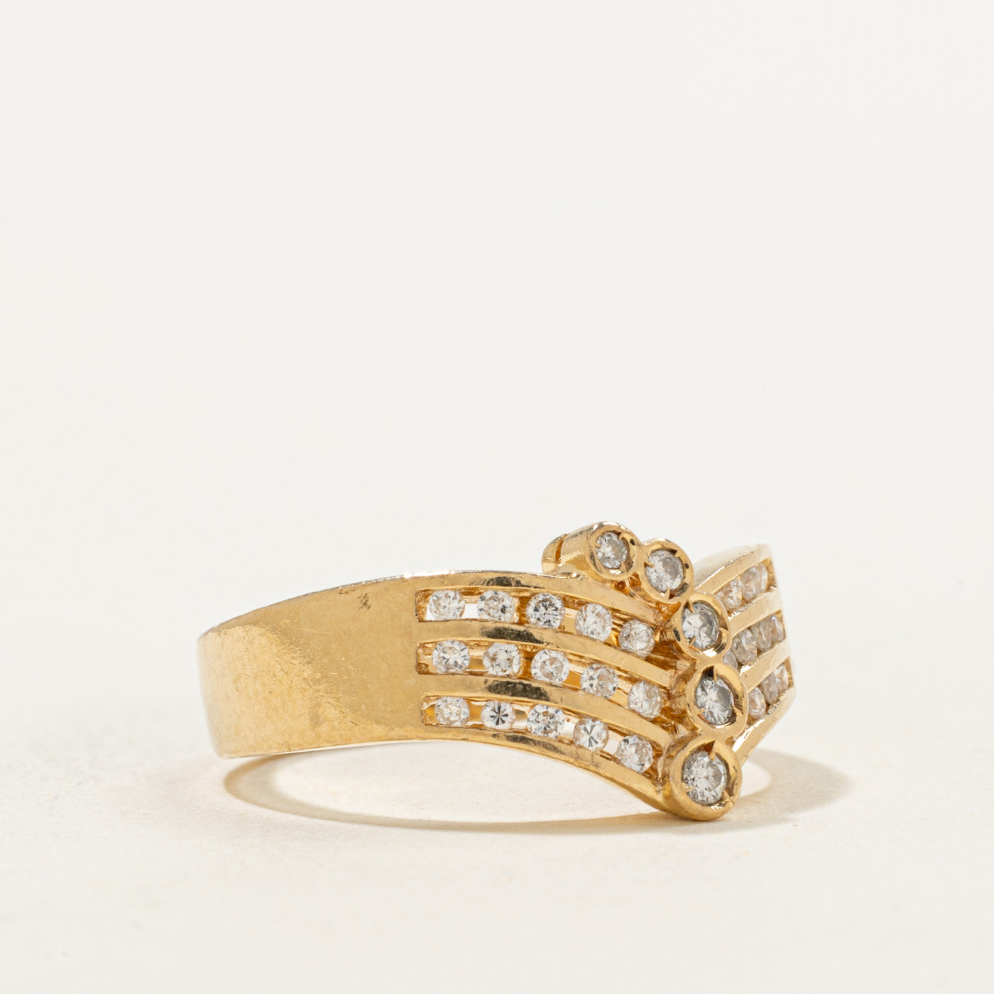 Channel Set Diamond Chevron Ring | 0.25ctw | SZ 6.5 |