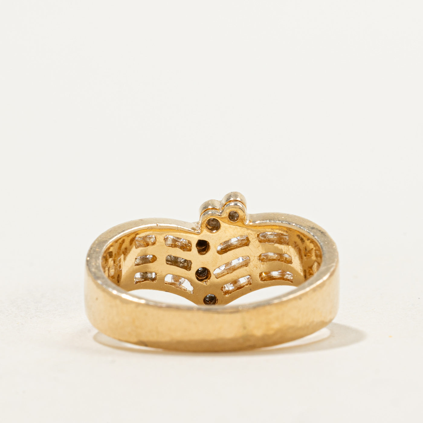 Channel Set Diamond Chevron Ring | 0.25ctw | SZ 6.5 |