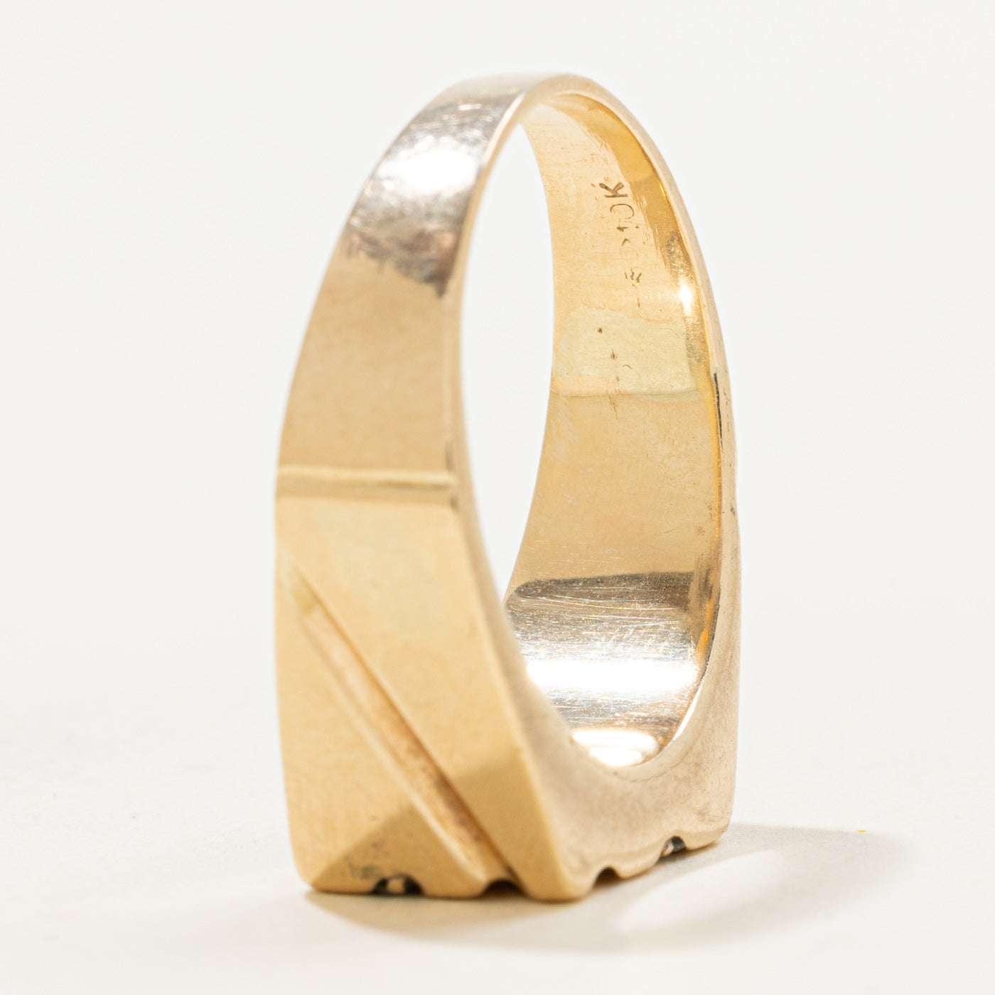 Bague chevalière à chevrons | 0,09 ct | Taille 10,5 |