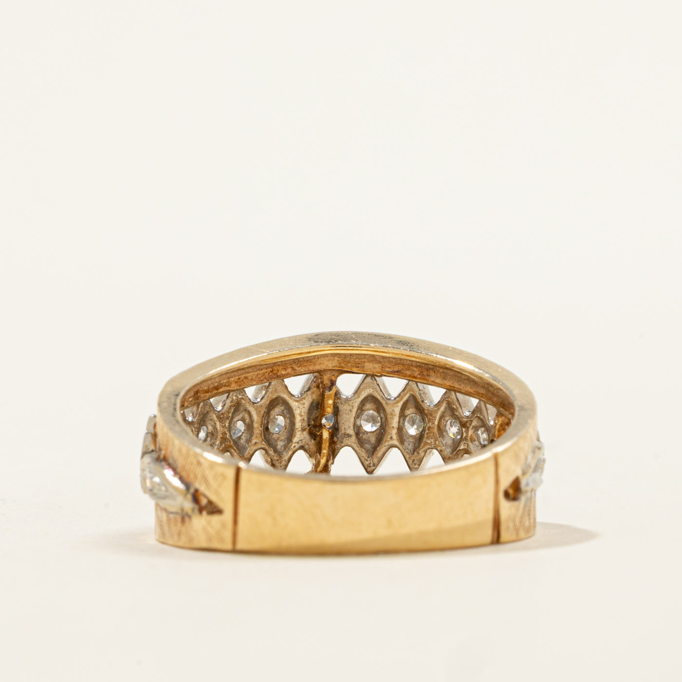 Marquise Shaped Tapered Gold Ring | 0.22ctw | SZ 6.5 |