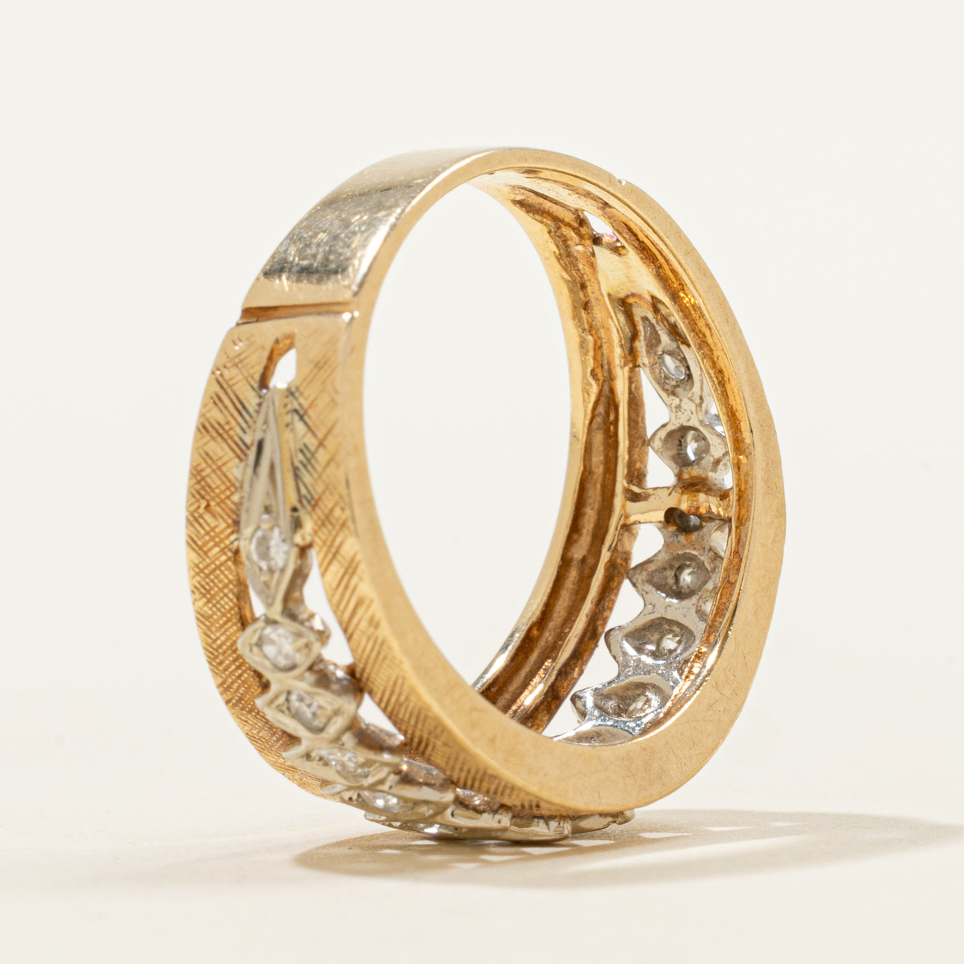 Marquise Shaped Tapered Gold Ring | 0.22ctw | SZ 6.5 |