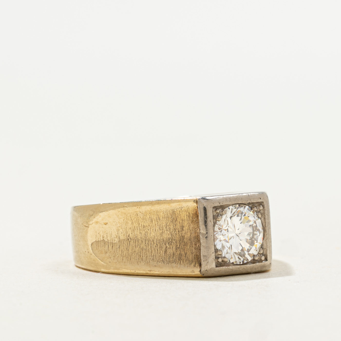 Bague solitaire large en diamant, poinçonnée autrichienne | 0,90 ct | Taille 7 |