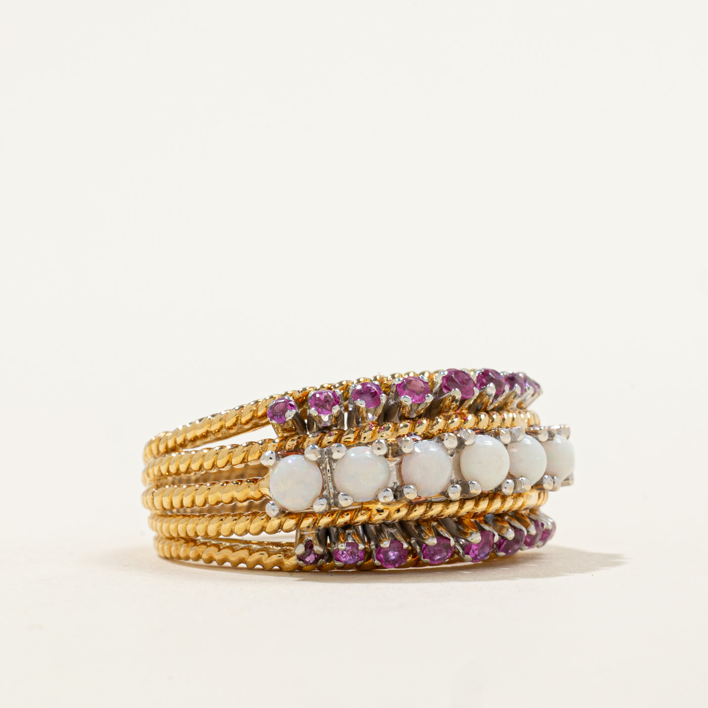 Bague cabochon rubis et opale | 0,72 ct, 0,56 ct | Taille 7,25 |