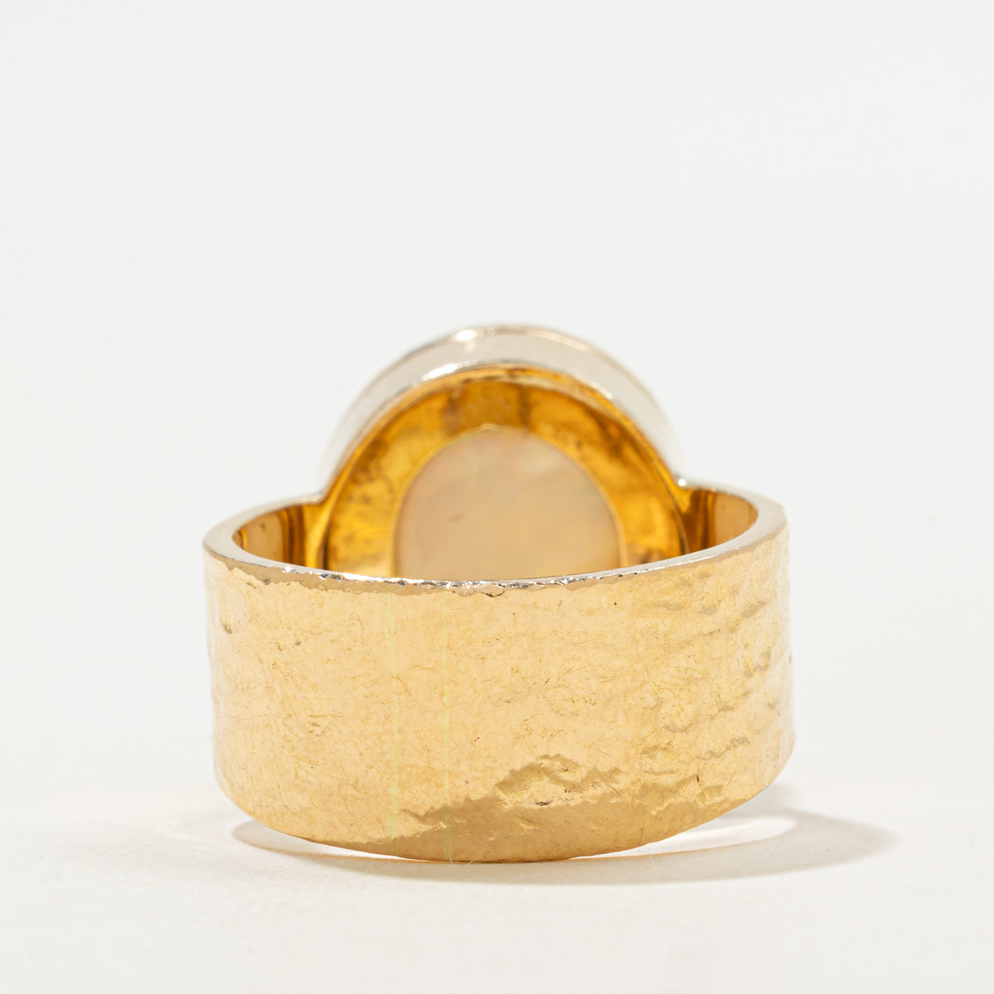 Bague cocktail en opale sertie clos | 2,85 ct | Taille 9,25 |