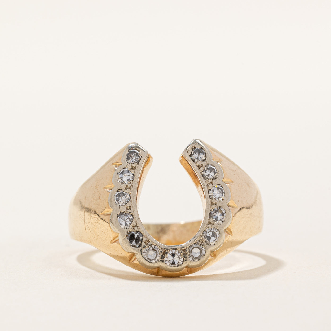 Bague fer à cheval en diamant | 0,32 ct | Taille 10 |