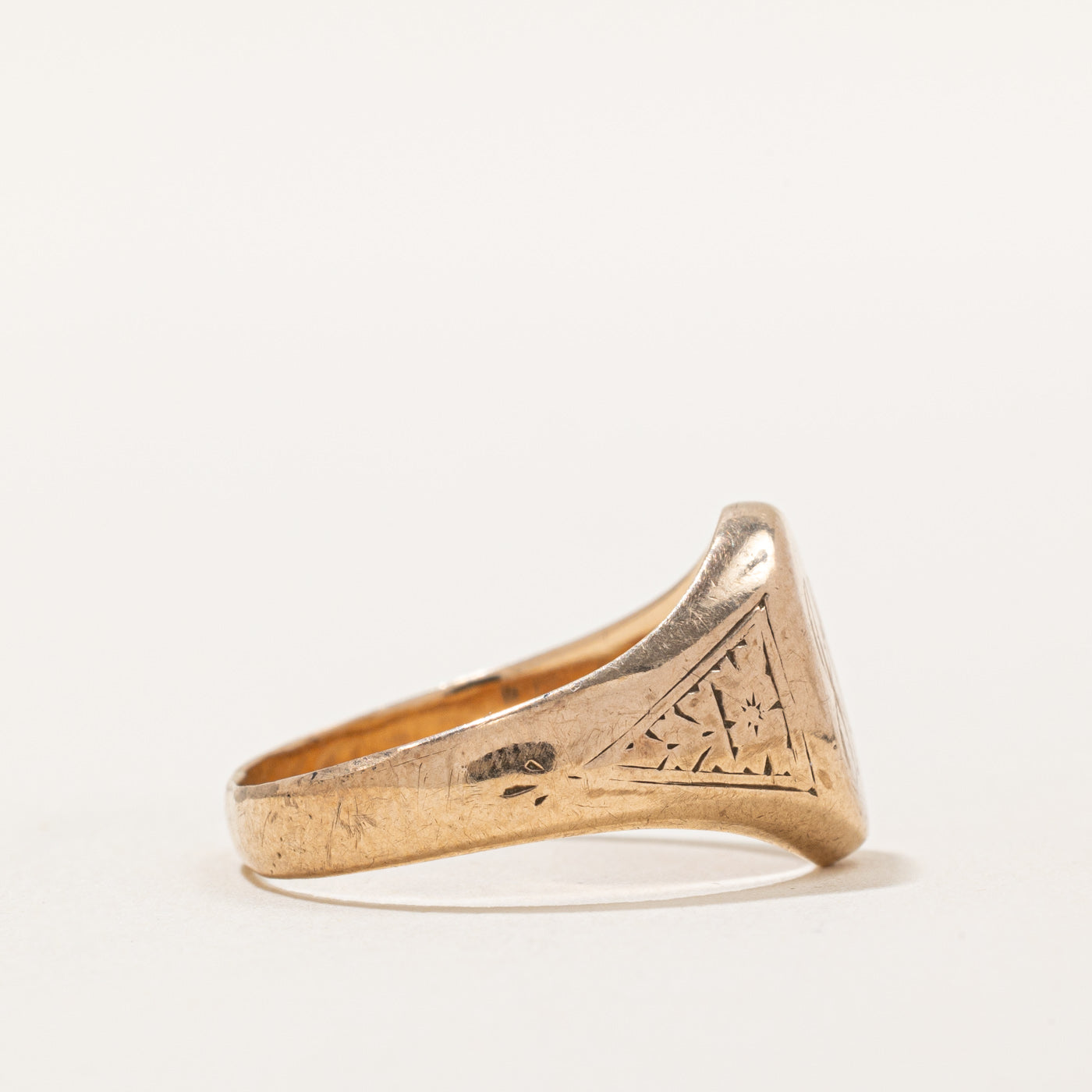 10k Yellow Gold 'LW' Initialed Ring | SZ 6.75 |