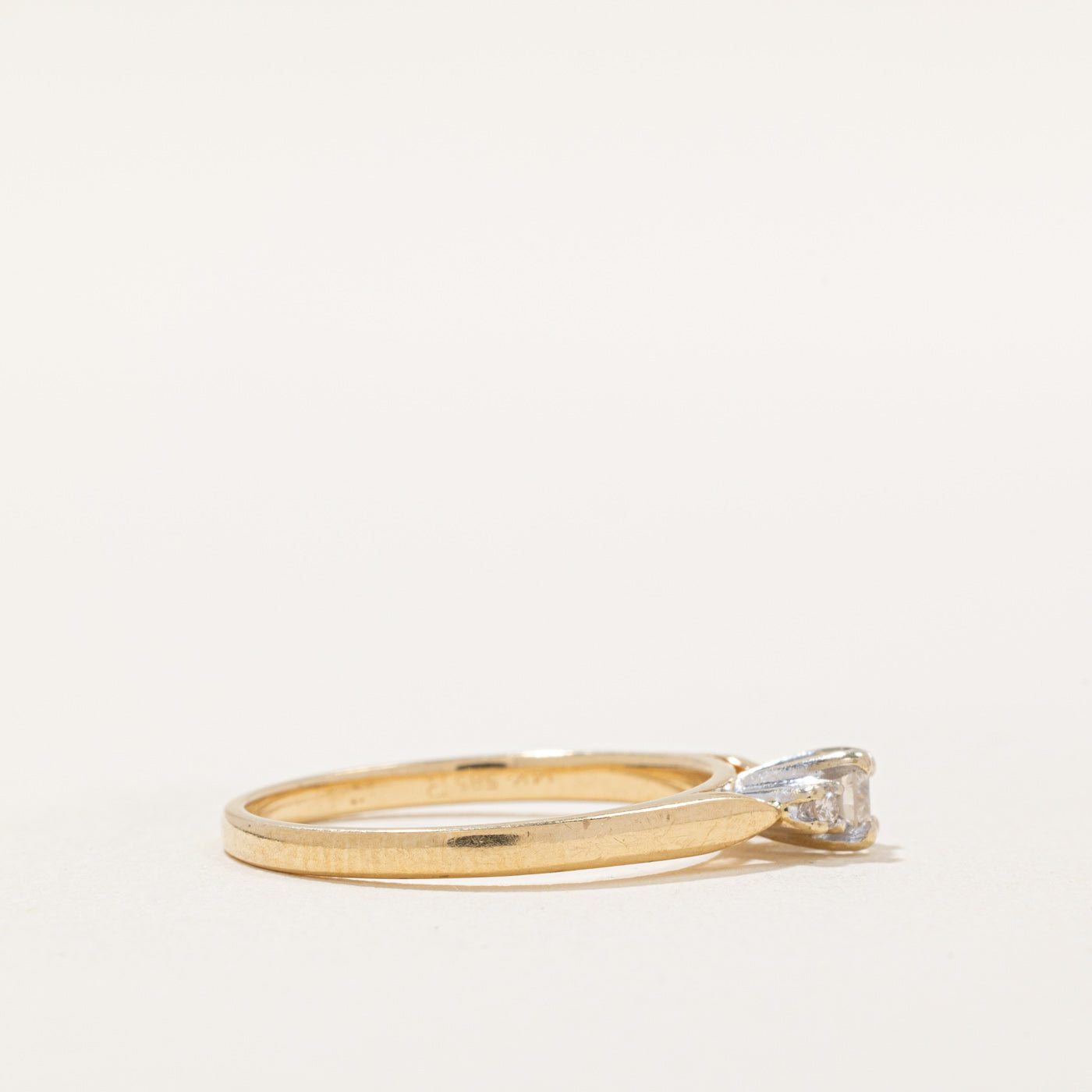 Diamond Ring | 0.17ctw | SZ 6.5 |