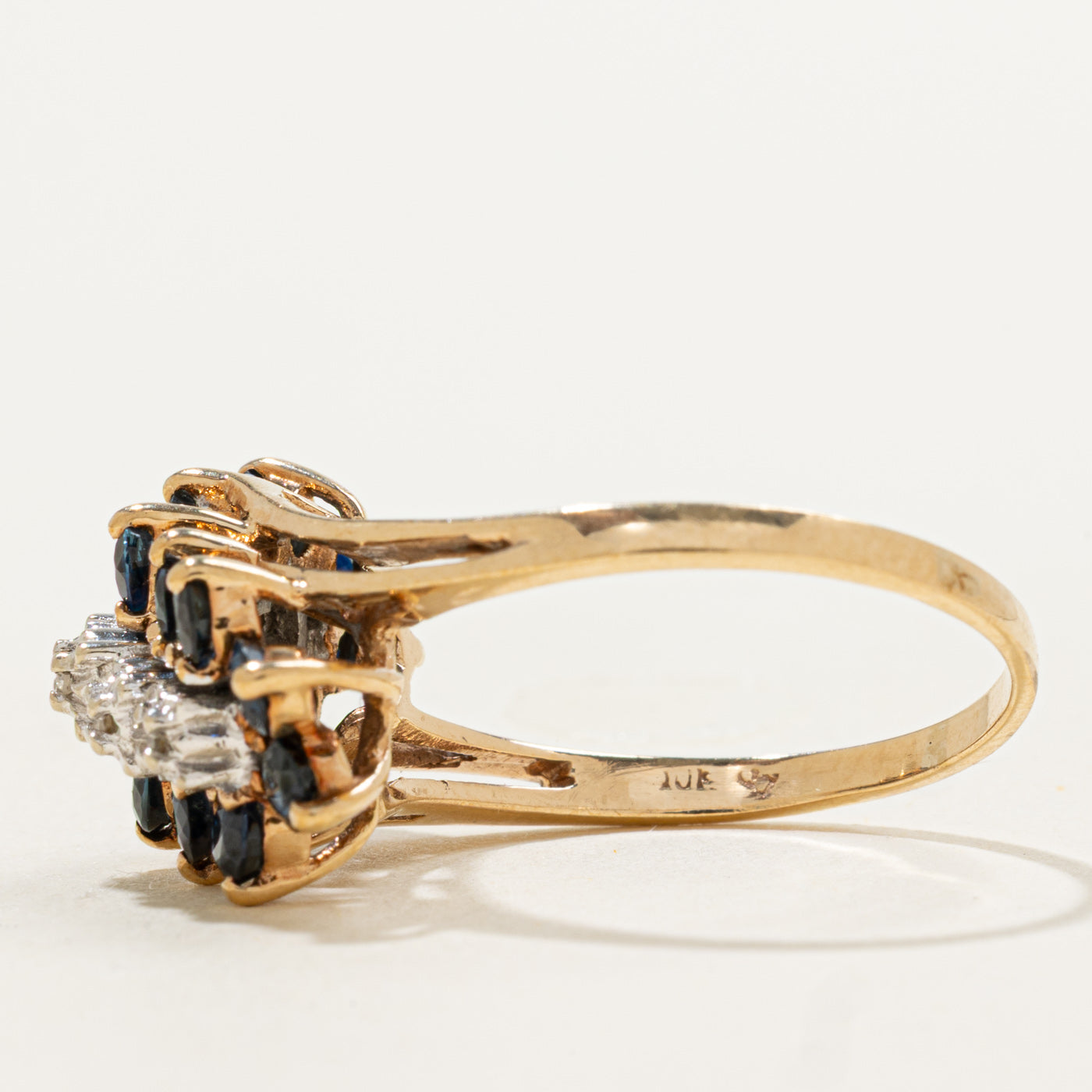 Bague en cascade de saphirs bleus et diamants | 1,40 ct, 0,05 ct | Taille 8,5 |