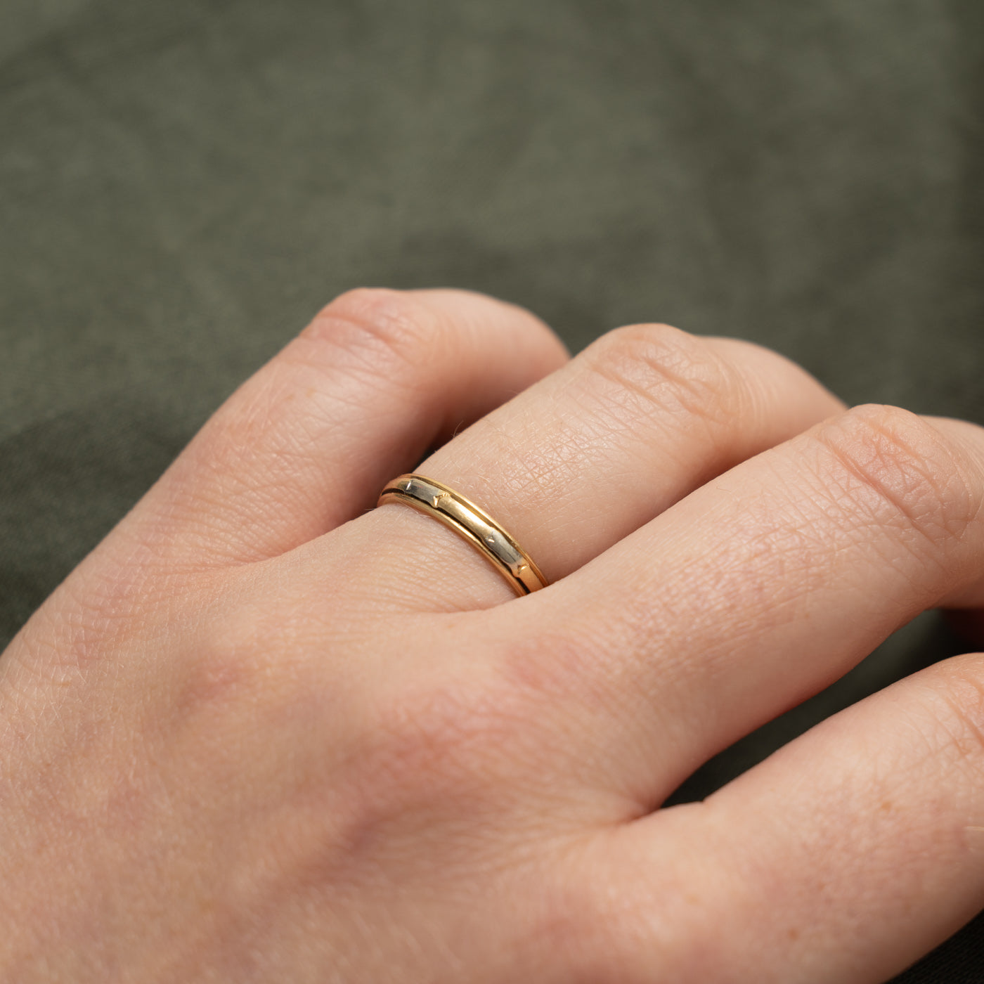 14k Yellow & White Gold Textured Band | 2.90mm | SZ 5.5