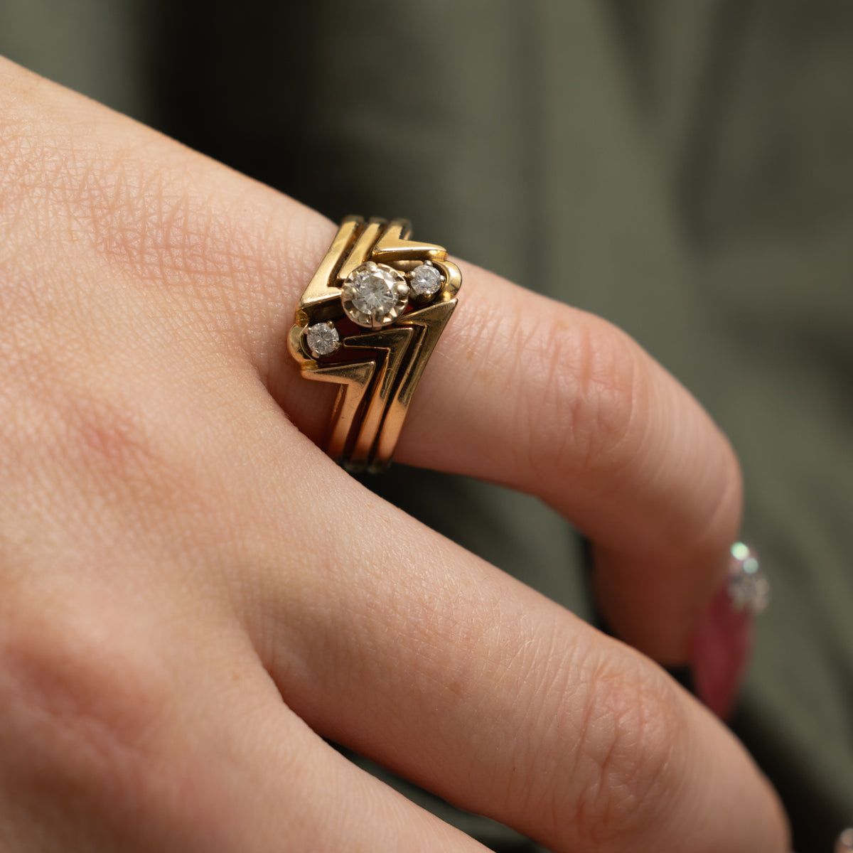 14k Three Stone Diamond Grooved Zigzag Cocktail Ring | 0.23ctw | SZ 5.75