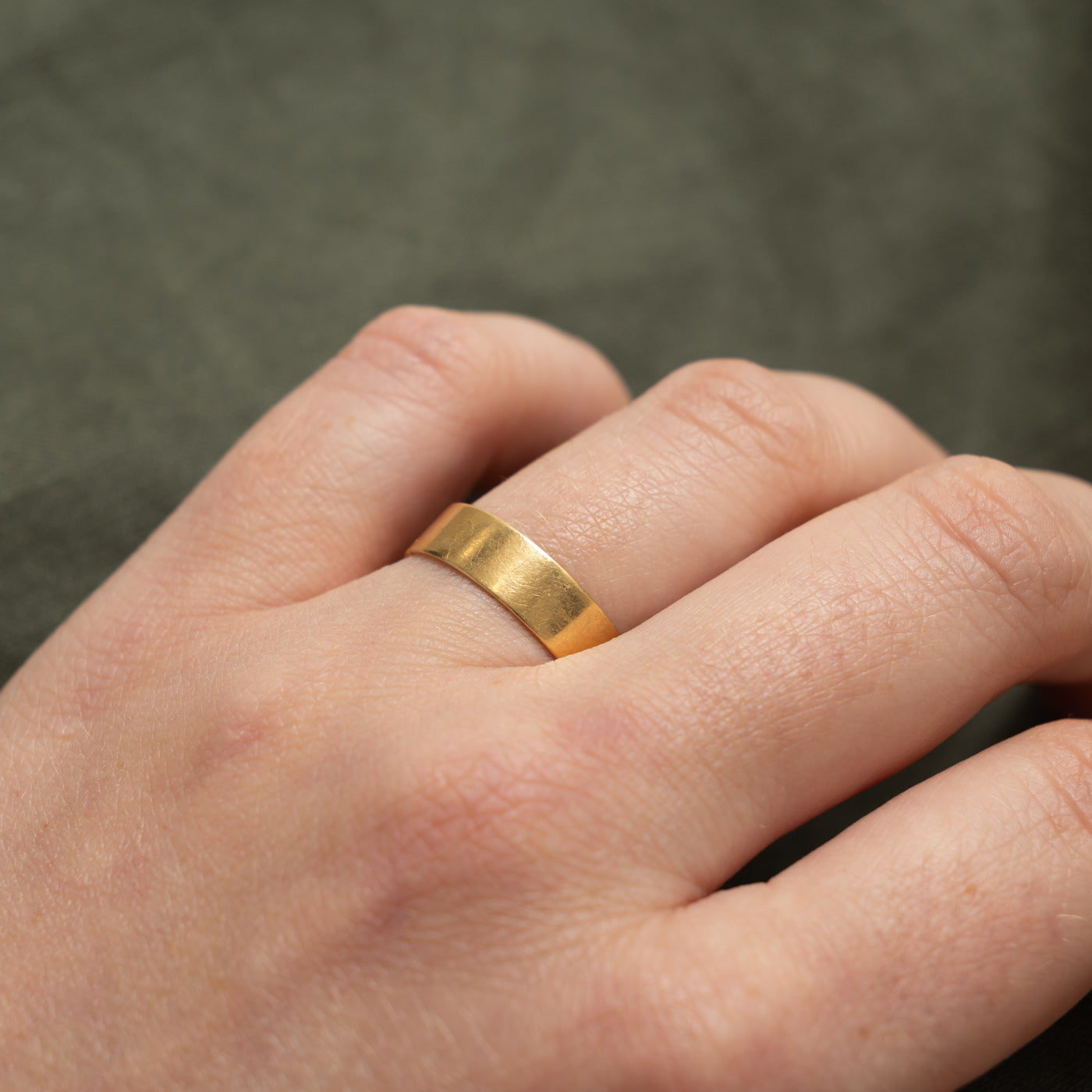 18k Yellow Gold Plain Band | 5.1mm | SZ 7