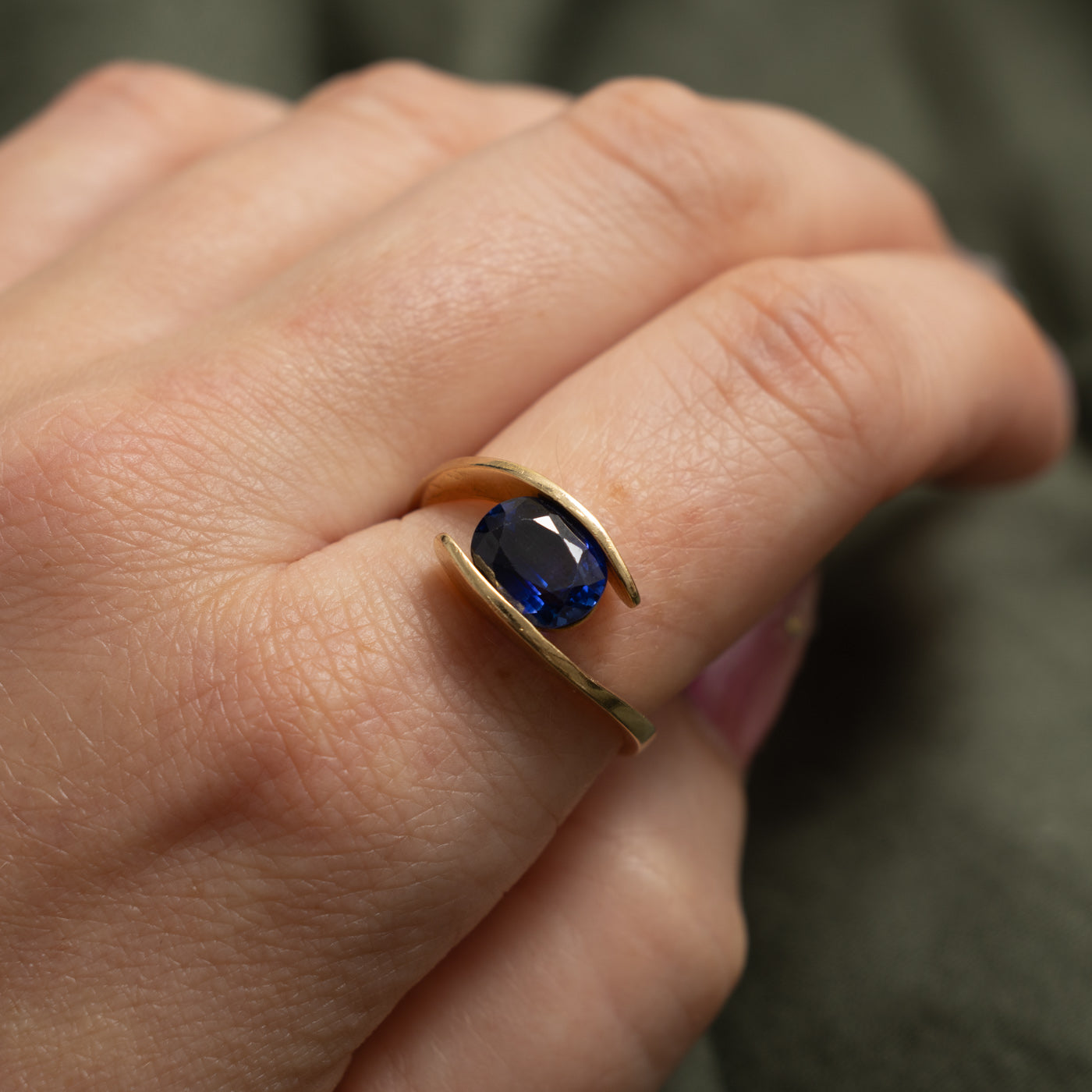 17k East West Synthetic Sapphire Bypass Ring | 2.70ct | SZ 9.25