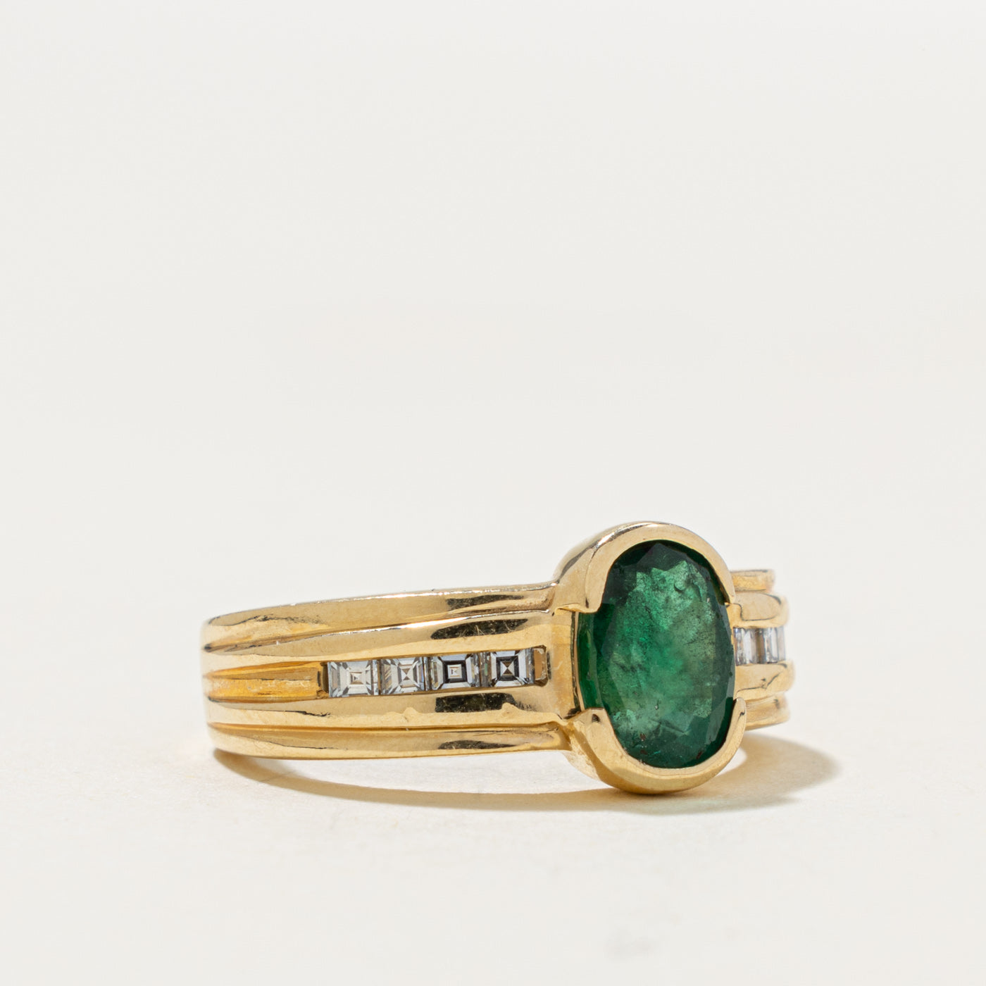 14k Bezel Set Emerald & Diamond Grooved Ring | 1.00ct, 0.20ctw | SZ 4.25