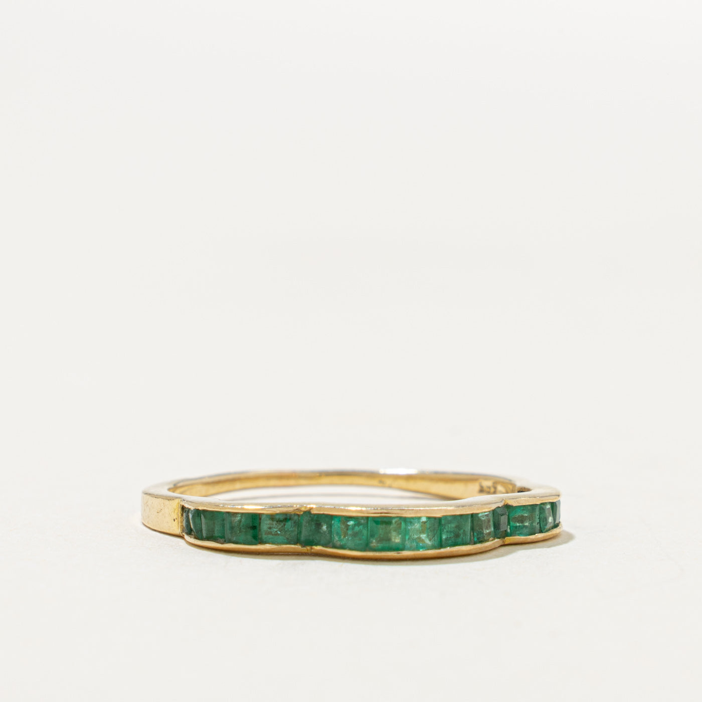 14k Semi Eternity Channel Set Emerald Scalloped Band | 0.42ct | 2.70mm | SZ 8