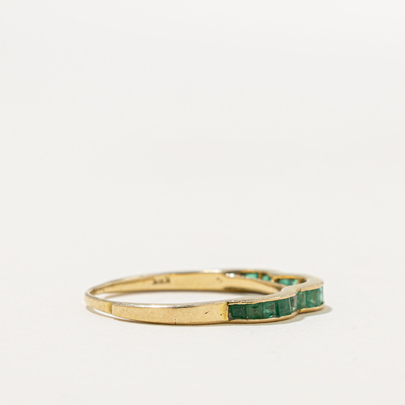 14k Semi Eternity Channel Set Emerald Scalloped Band | 0.42ct | 2.70mm | SZ 8