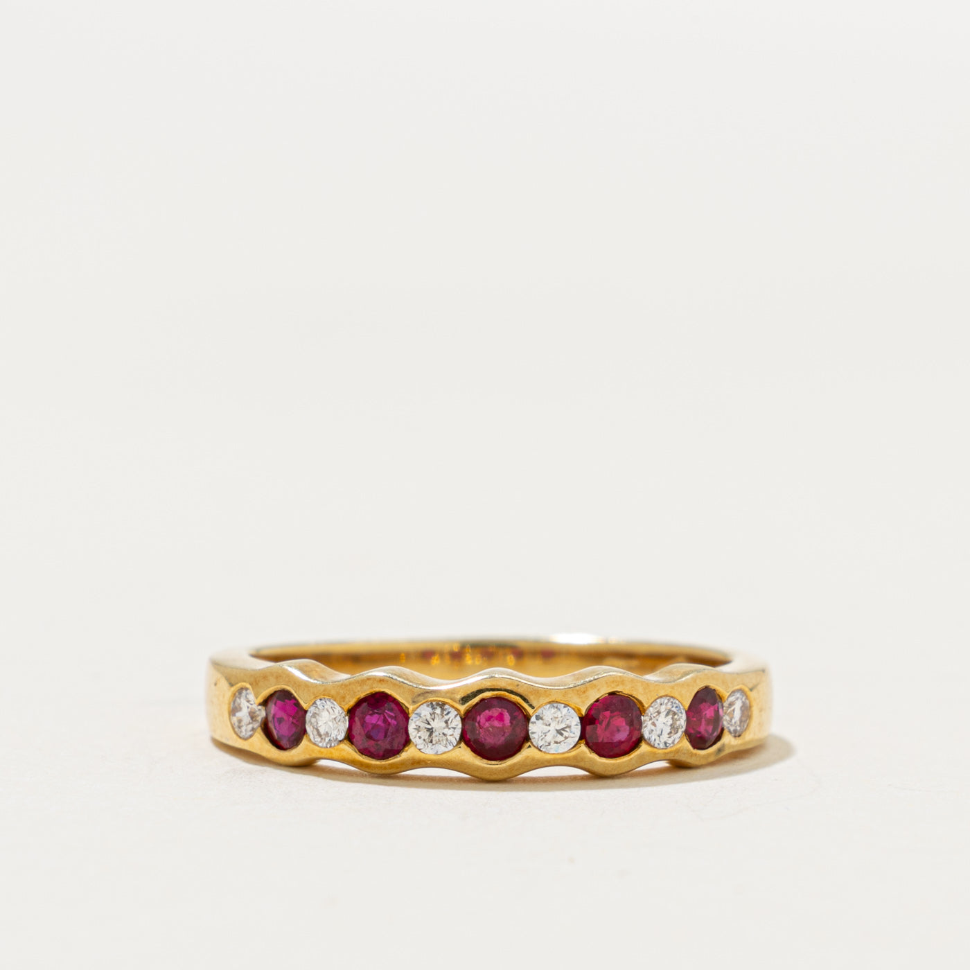 18k Semi Eternity Ruby & Diamond Scalloped Band | 0.25ctw, 0.13ct | 3.70mm | SZ 6.25