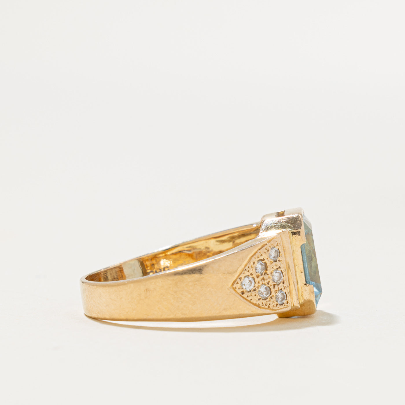 14k Radiant Cut Blue Topaz & Diamond Grooved Ring | 3.50ct, 0.24ctw | SZ 9.5