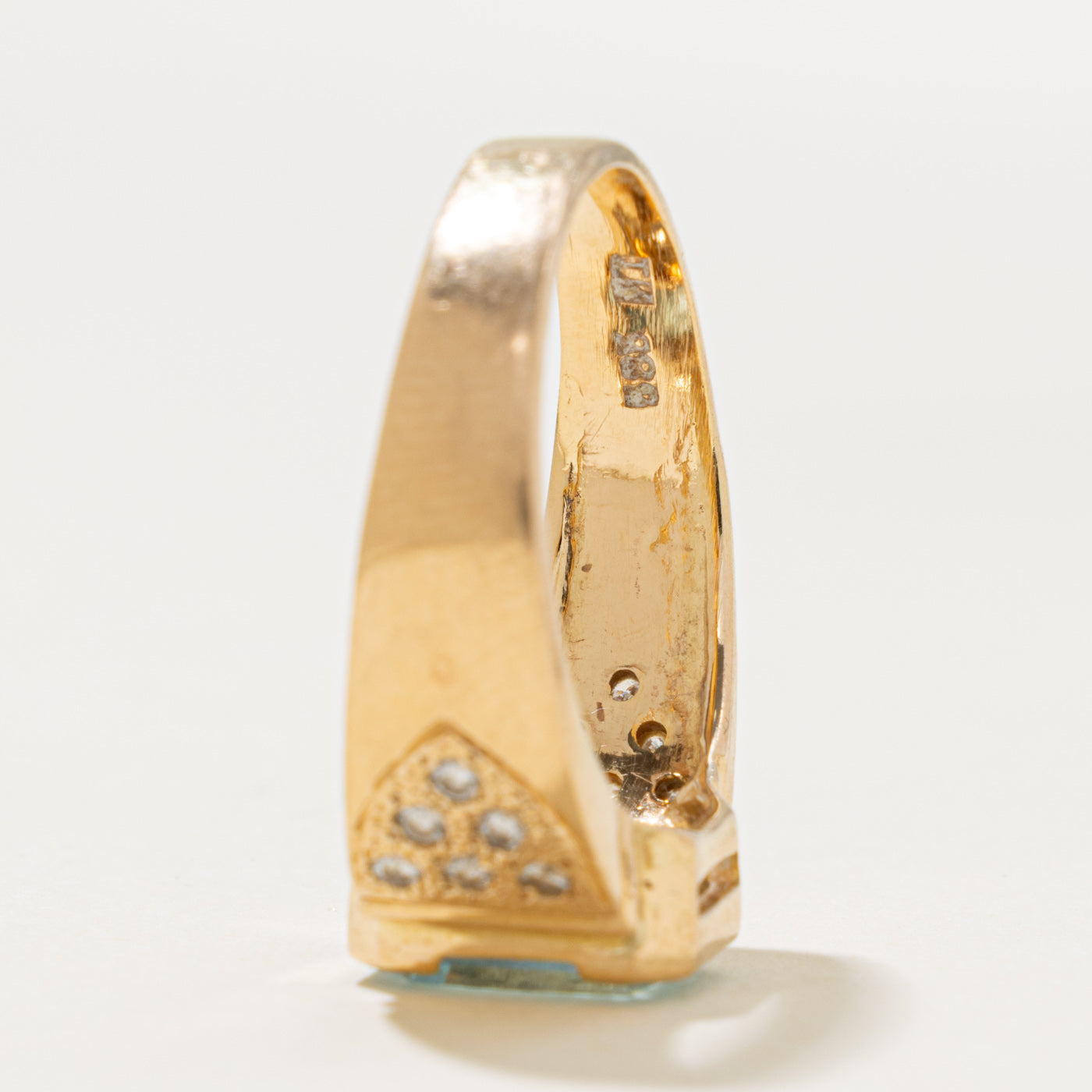14k Radiant Cut Blue Topaz & Diamond Grooved Ring | 3.50ct, 0.24ctw | SZ 9.5