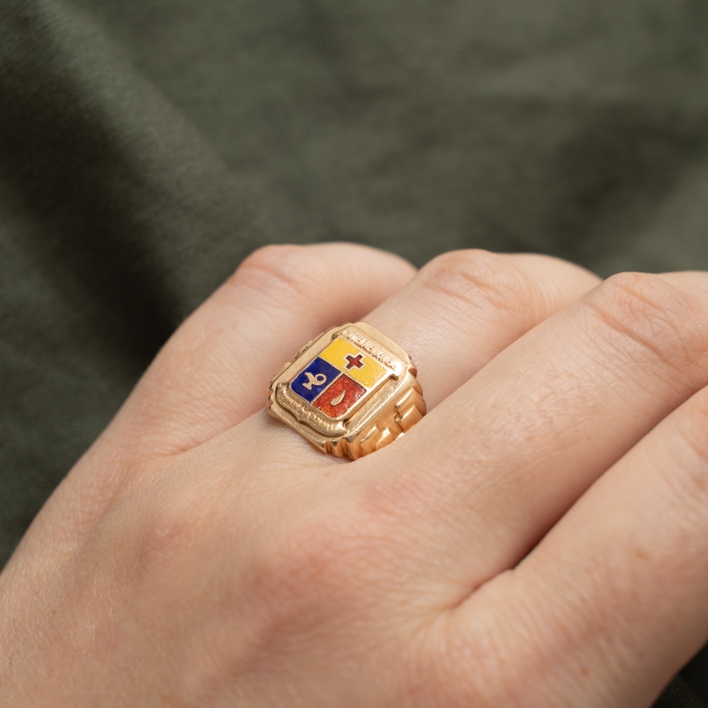 'Birks' Yellow Gold Enamel Crest Signet Ring | SZ 7