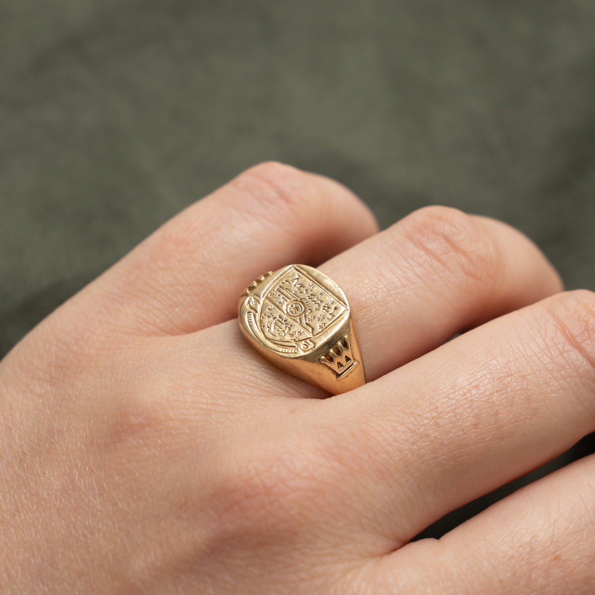 London Yellow Gold Engraved Arsenal FC Signet Ring | SZ 9