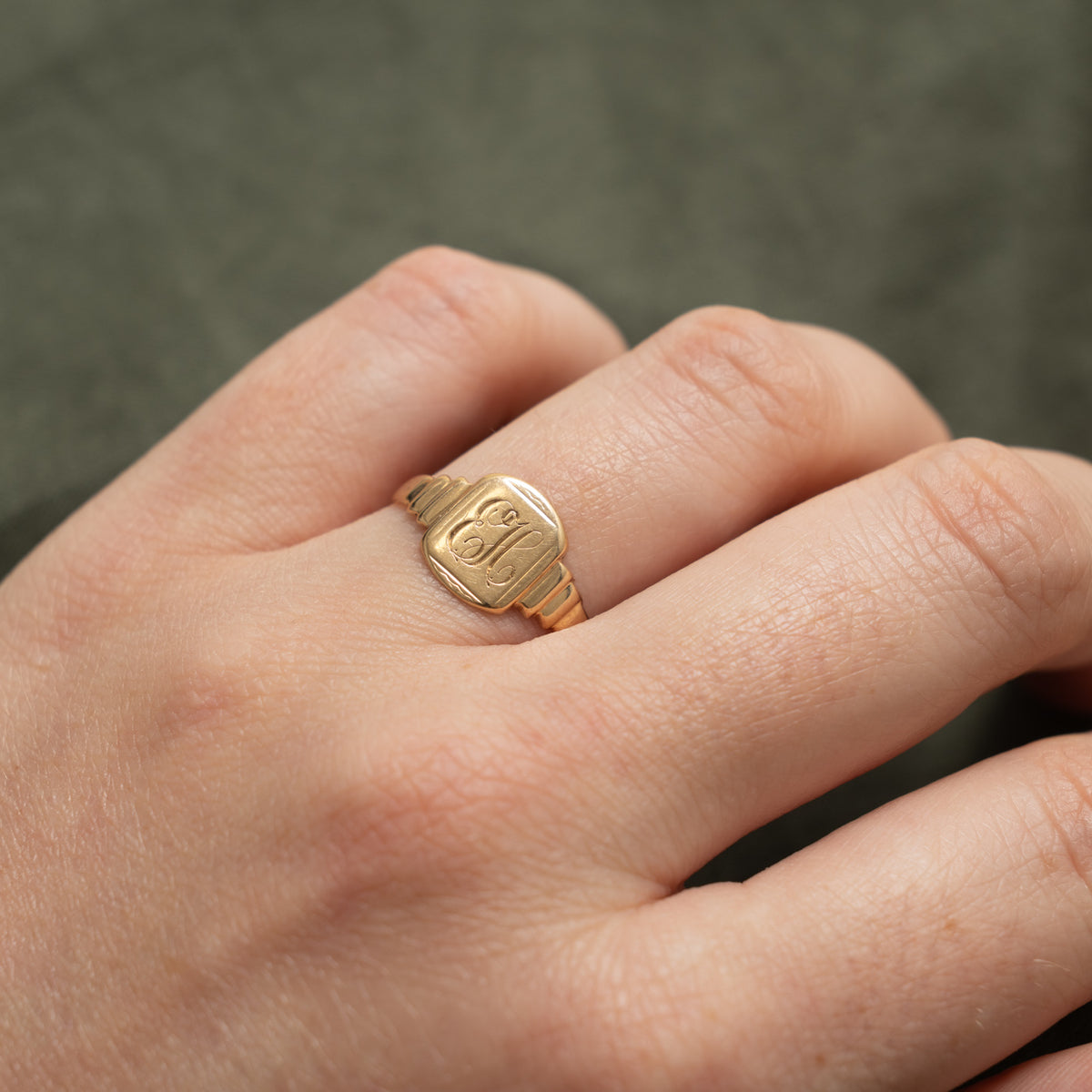9k Yellow Gold Engraved "EH" Initial Signet Ring | SZ 8.25