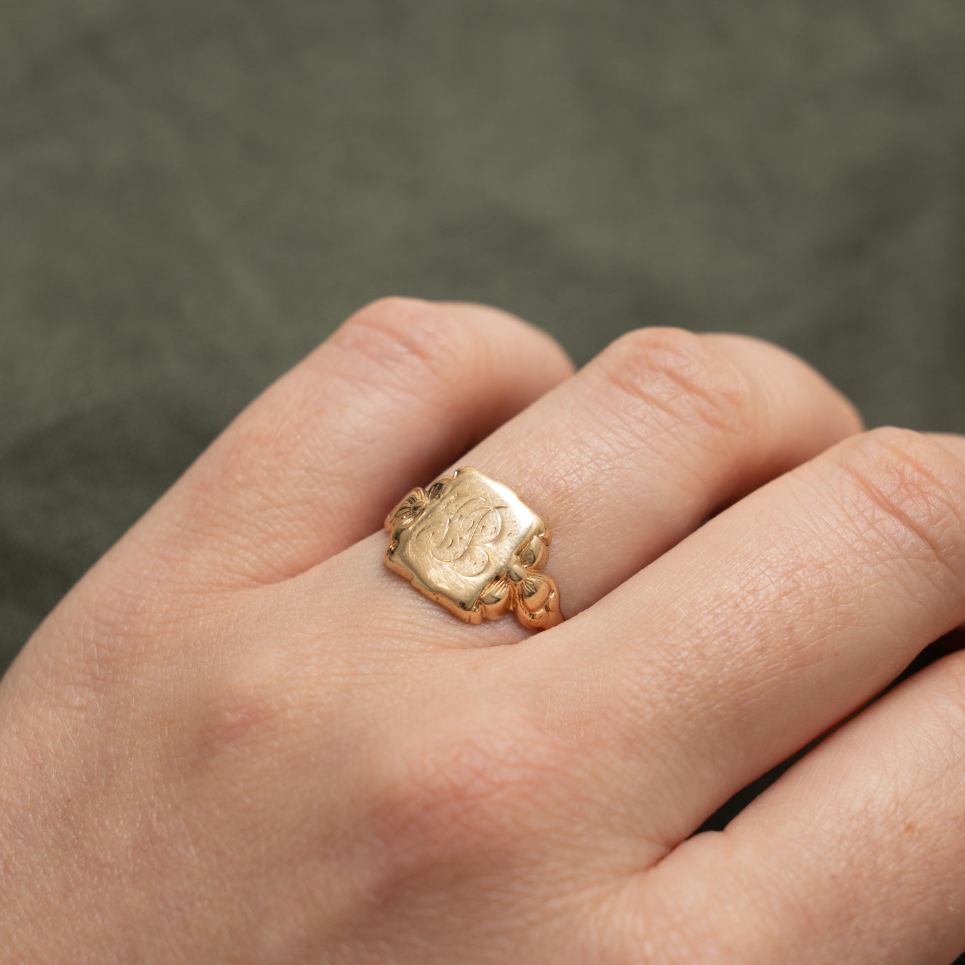 10k Yellow Gold "JB" Initial Floral Signet Ring | SZ 6.25