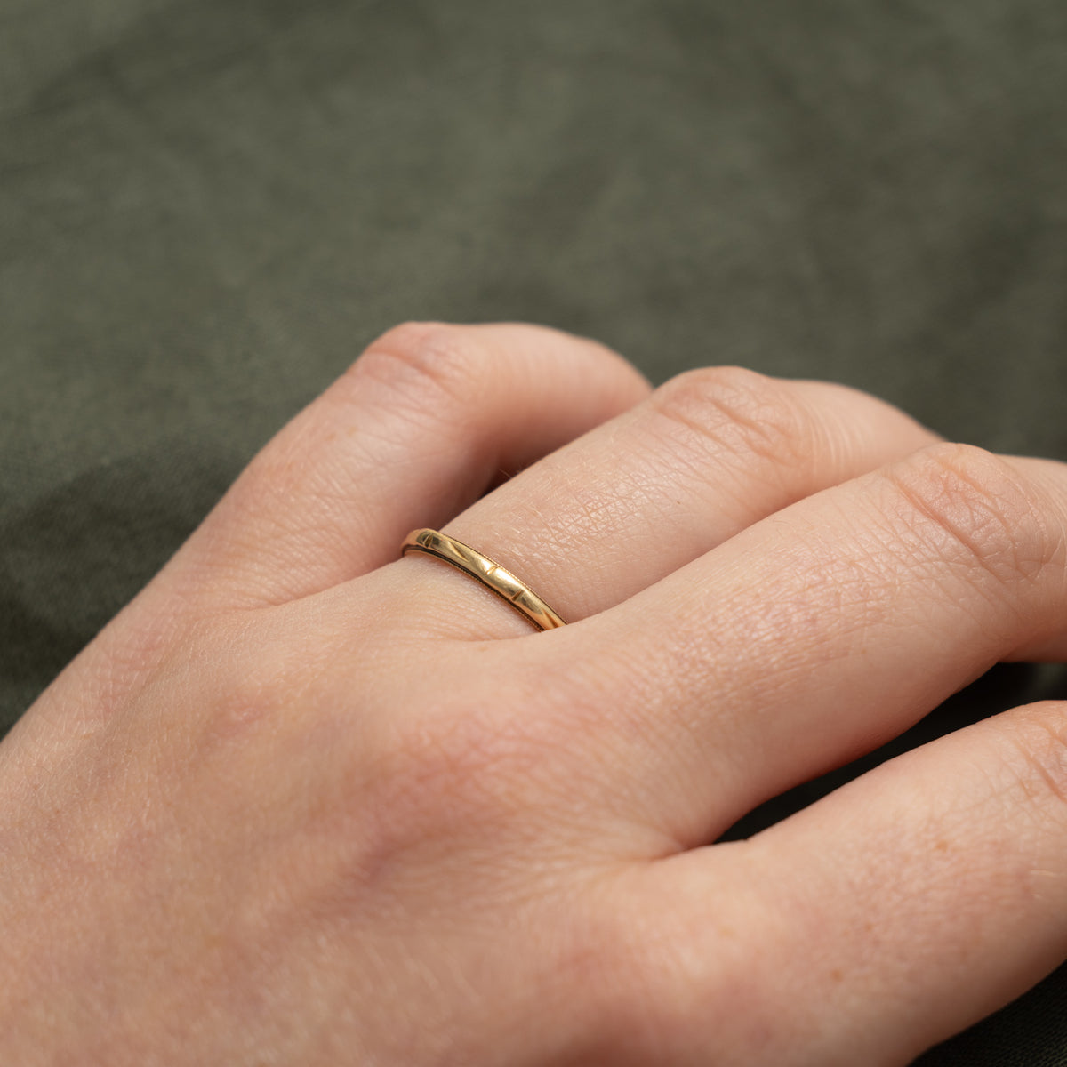 14k Yellow Gold Milgrain Textured Band | 2.10mm | SZ 6.75