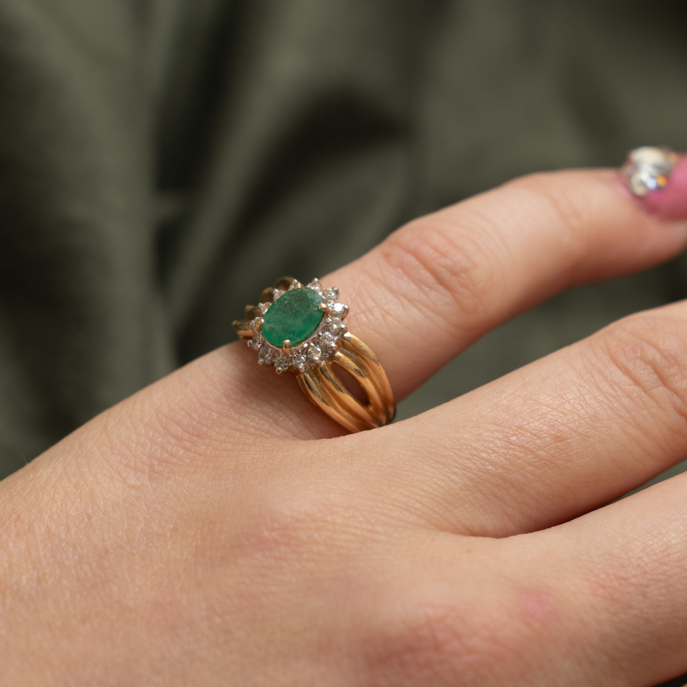 14k Emerald & Diamond Petal Halo Grooved Ring | 0.76ct, 0.14ctw | SZ 5