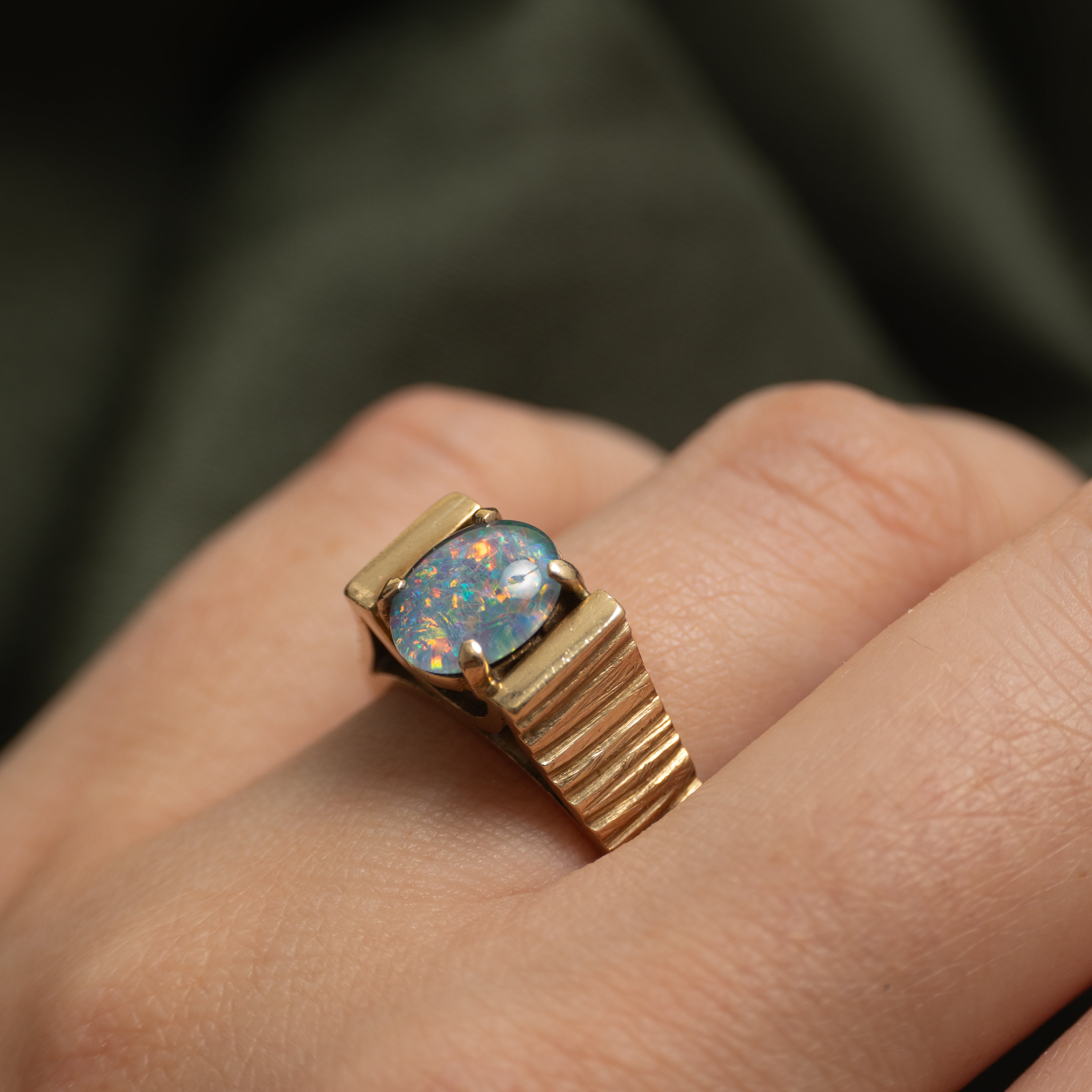 Oval Cabochon Opal Fluted Ring | 0.70ct | SZ 6.5