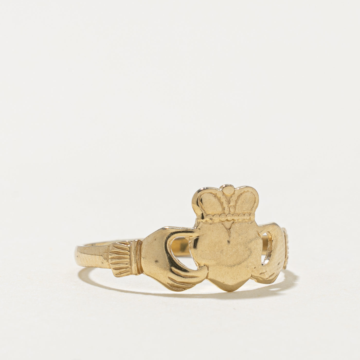 1993 London 9k Yellow Gold Claddagh Ring | SZ 5.5