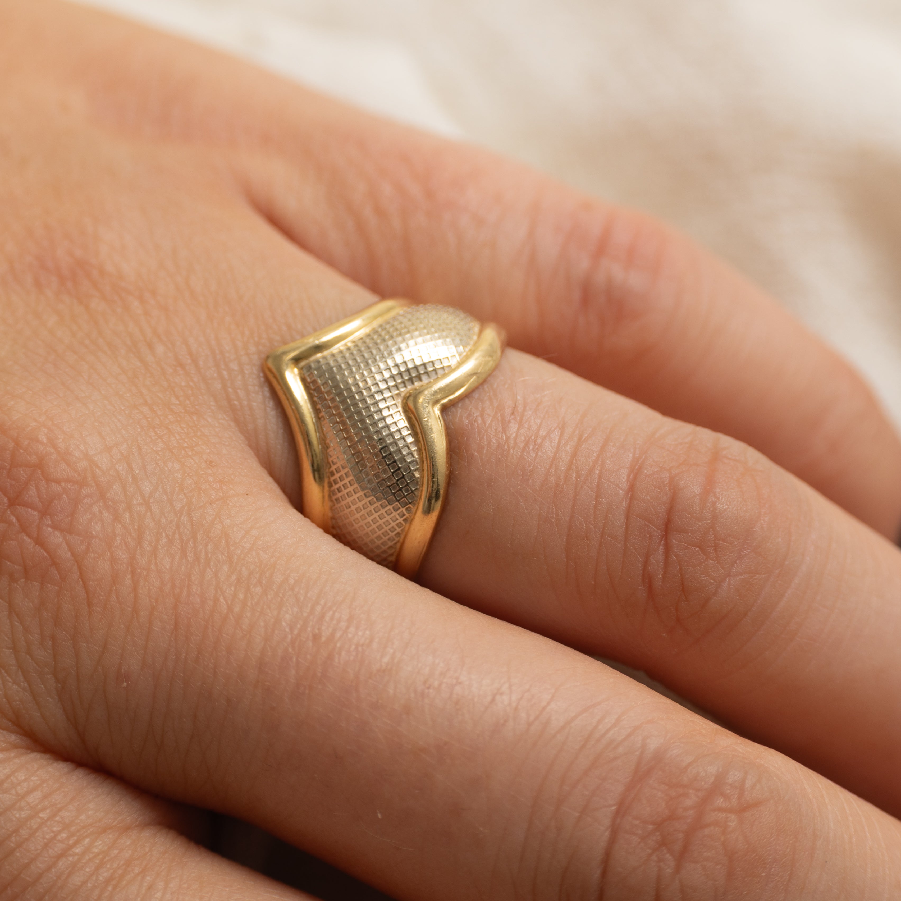 18k Two Tone Gold Textured Chunky Chevron Ring | SZ 7.5
