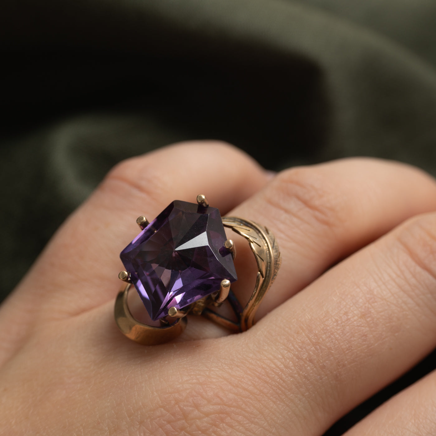 Synthetic Colour Change Sapphire Leaf Cocktail Ring | 22.00ct | SZ 6.75