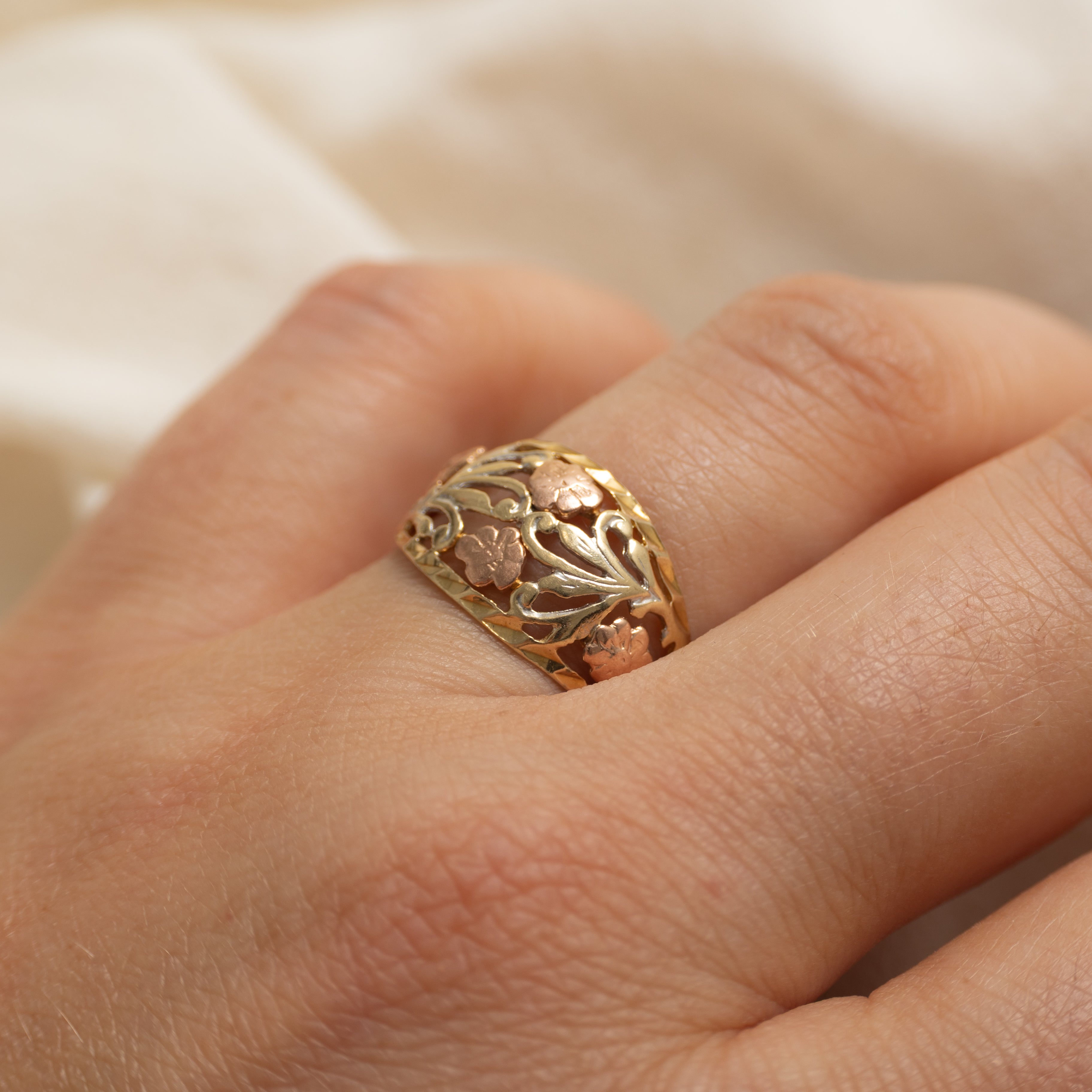 10k Tri Tone Gold Openwork Floral Dome Ring | SZ 7.5