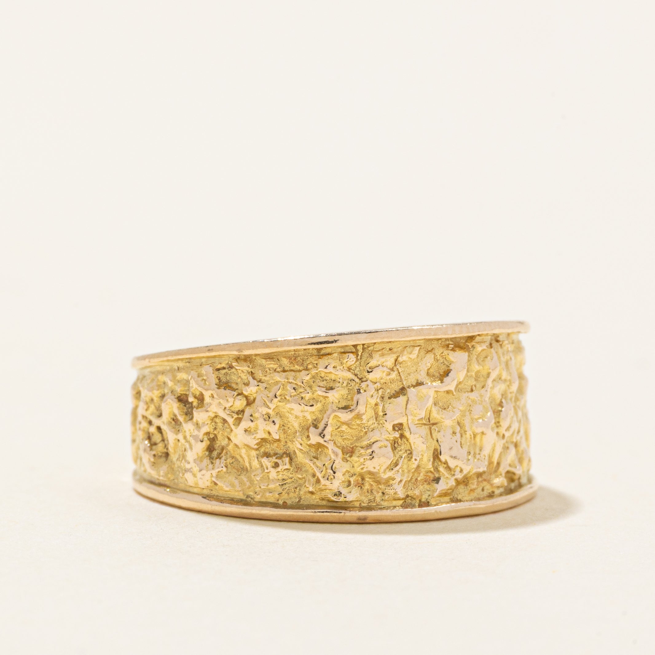 14K Textured Yellow Gold Tapered Band | SZ 6