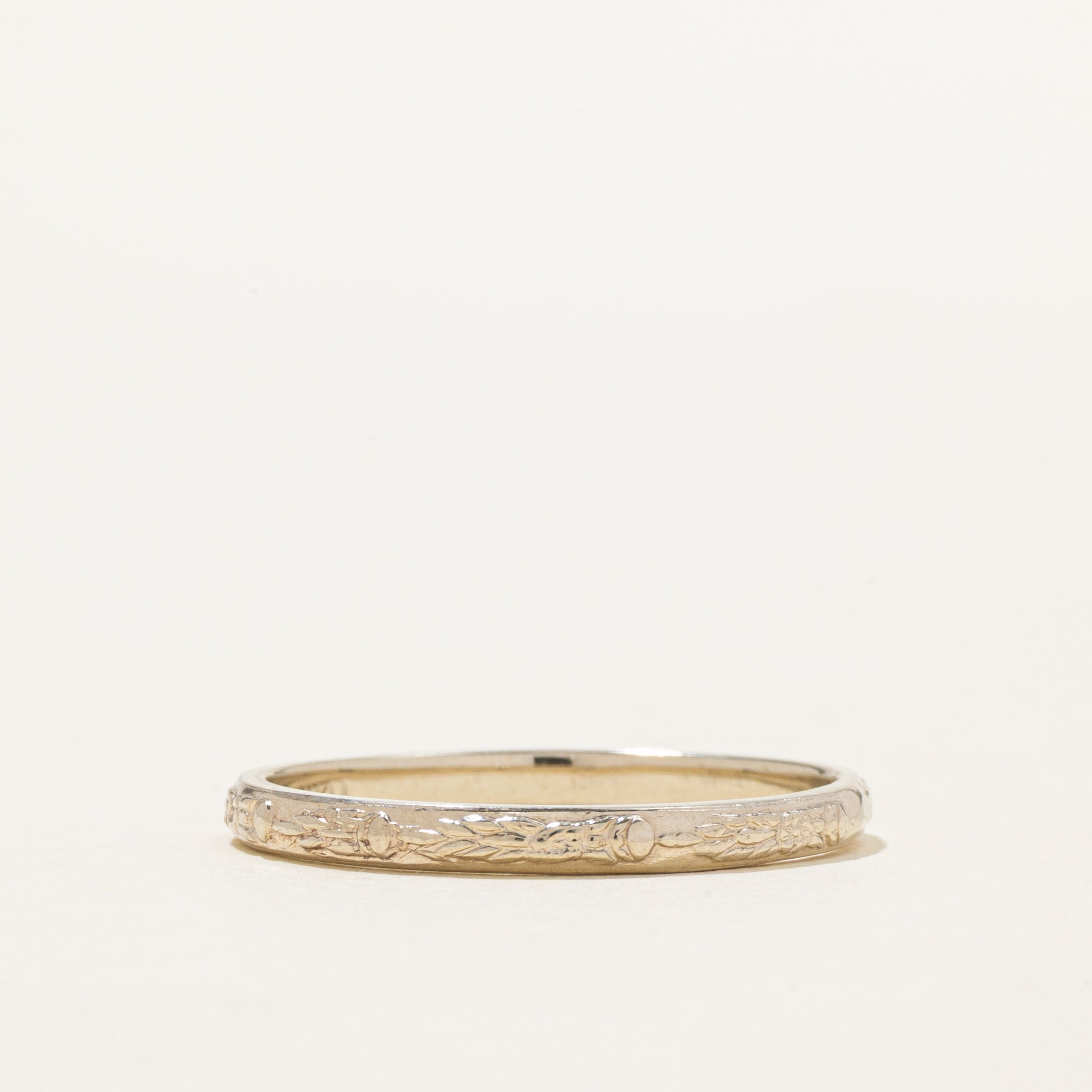 Retro Era 18K White Gold Textured Band | 2.3mm | SZ 9.75