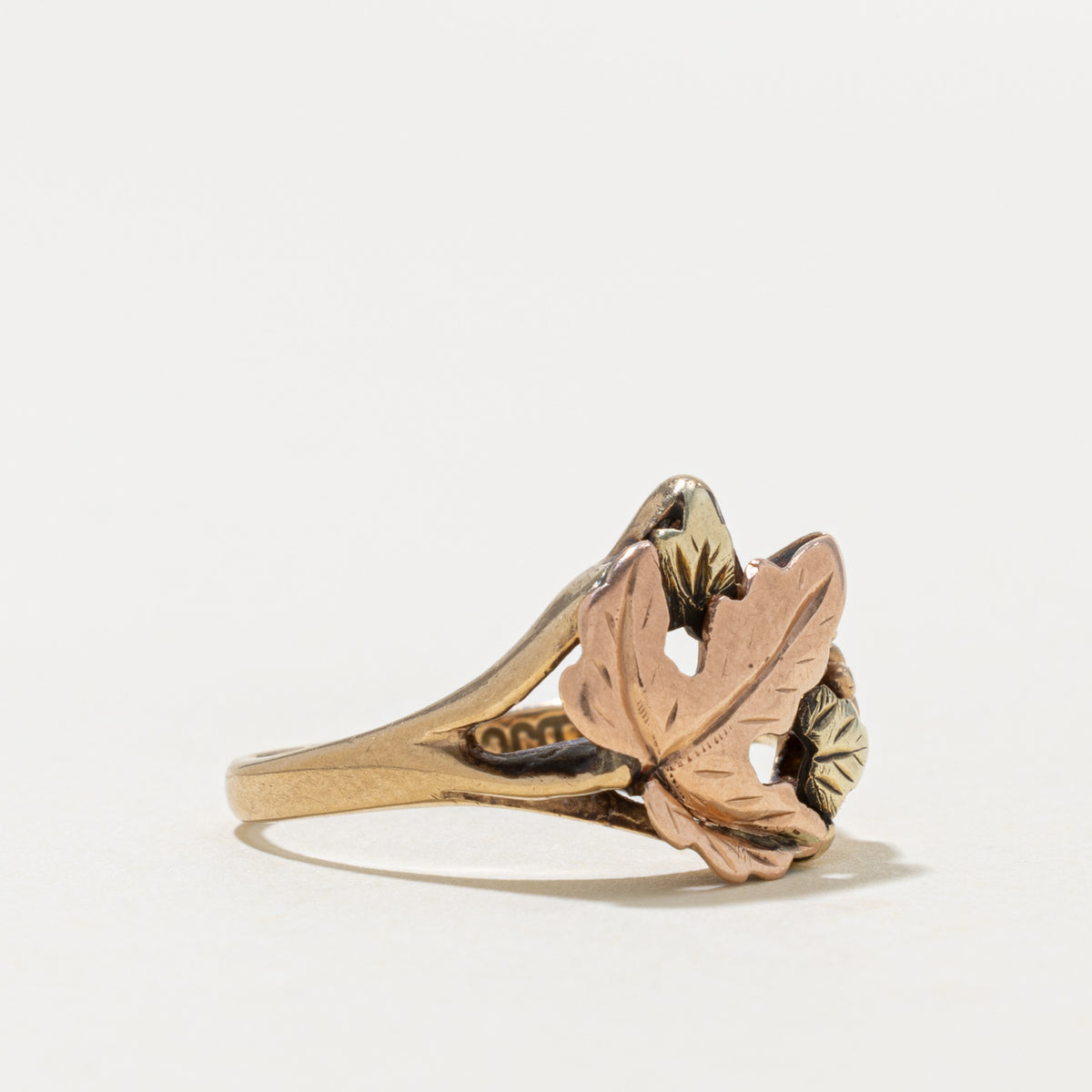 'Black Hills' Tri Tone Gold Engraved Floral Ring | SZ 5