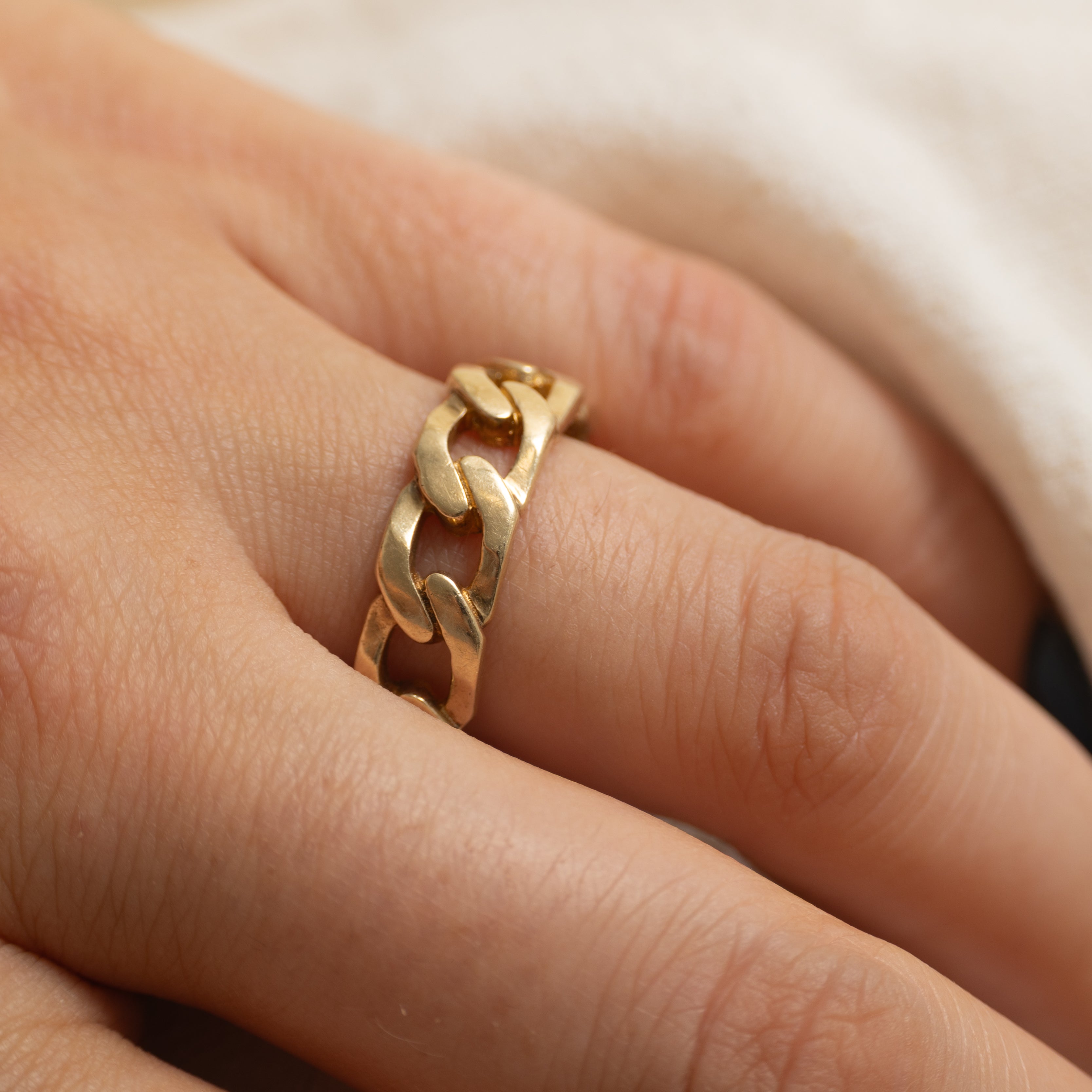 Vintage Canadian 10K Yellow Gold Chain Ring | 6.75mm | SZ 9.75