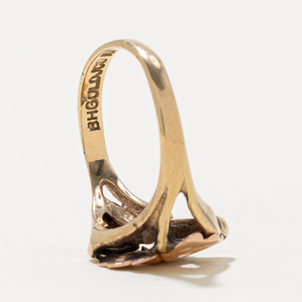 'Black Hills' Tri Tone Gold Engraved Floral Ring | SZ 5