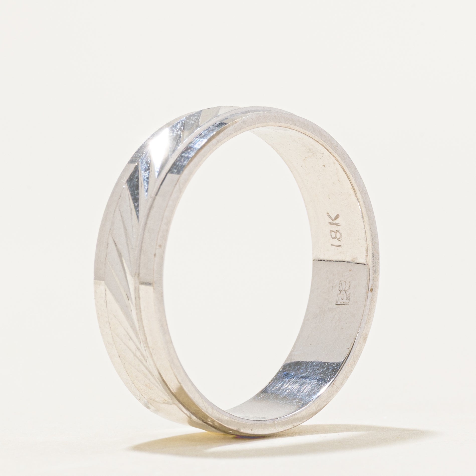 18K White Gold Textured Band | 5.5mm | SZ 8