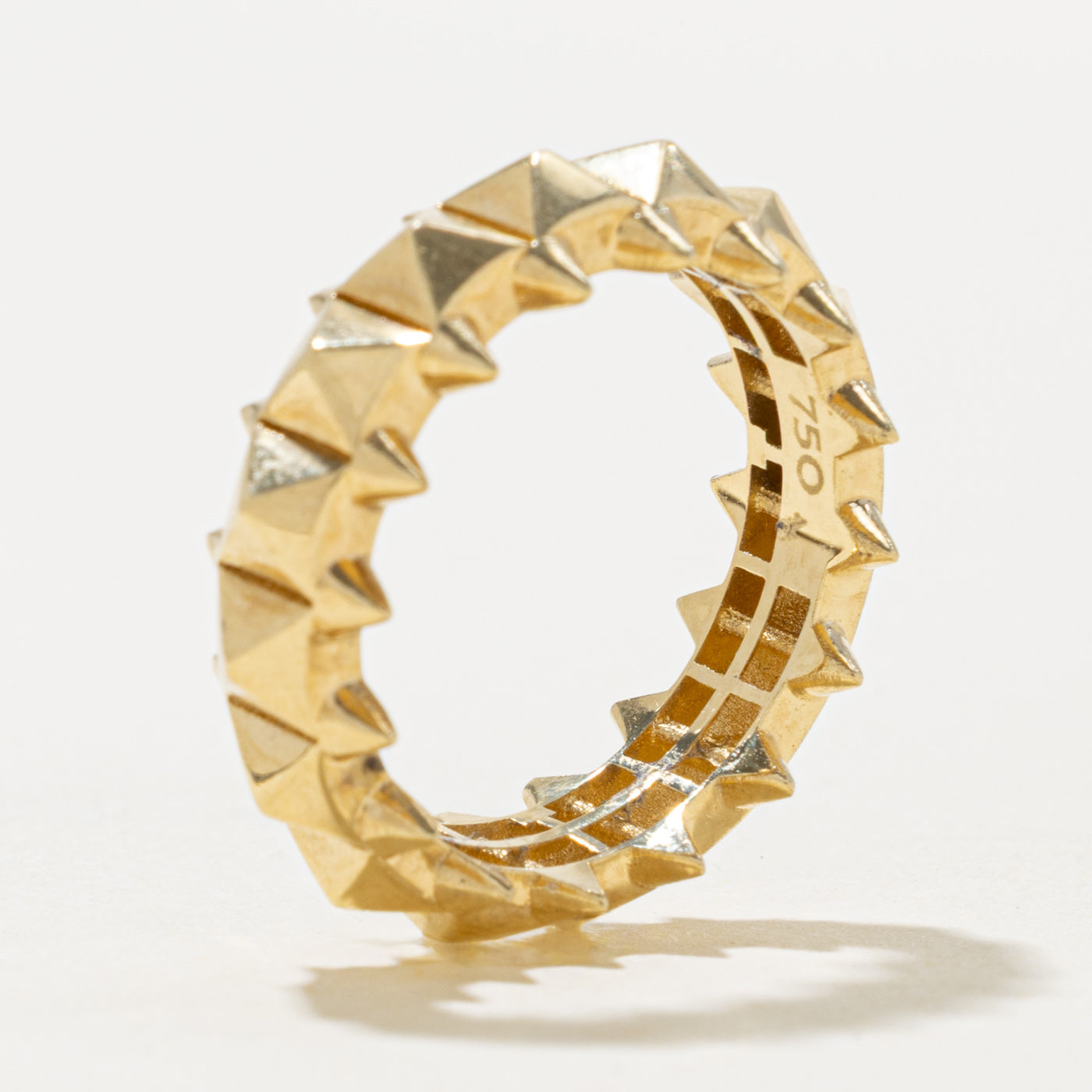 18k Yellow Gold Pyramid Edged Band | 8.00mm | SZ 7.25