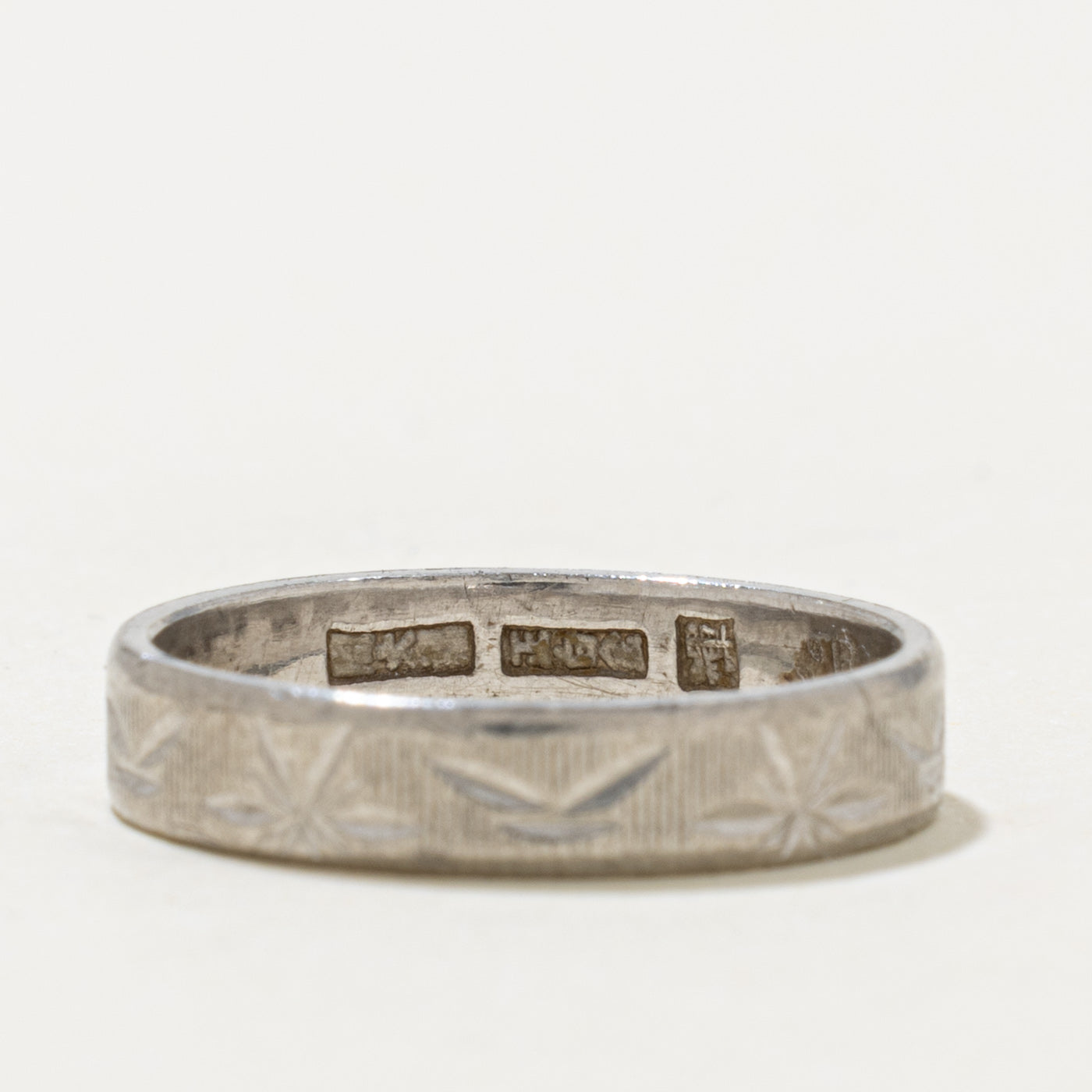 850 Platinum Star Engraved Band | 3.80mm | SZ 5.25