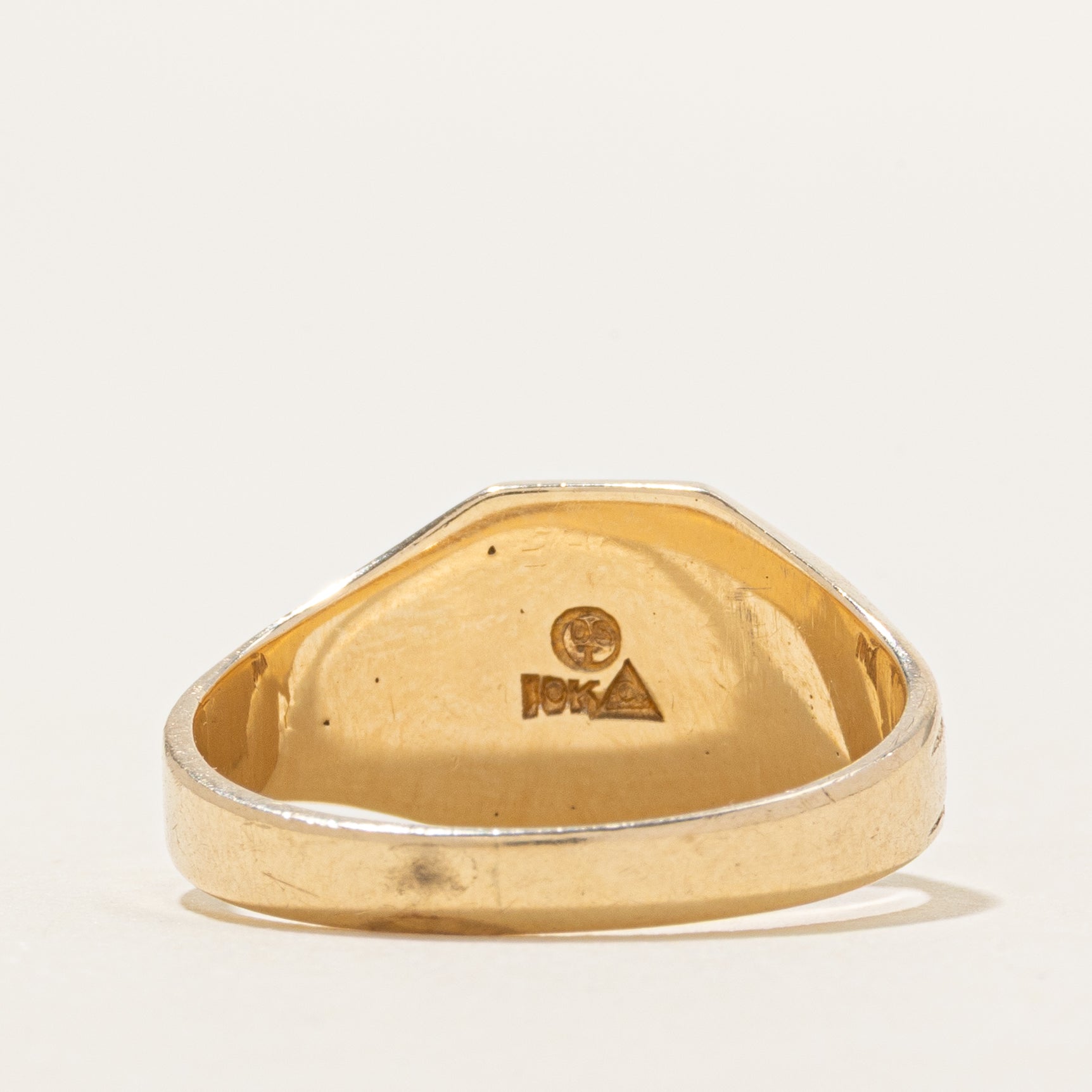 Vintage 10K Yellow Gold Signet Ring | SZ 7.5