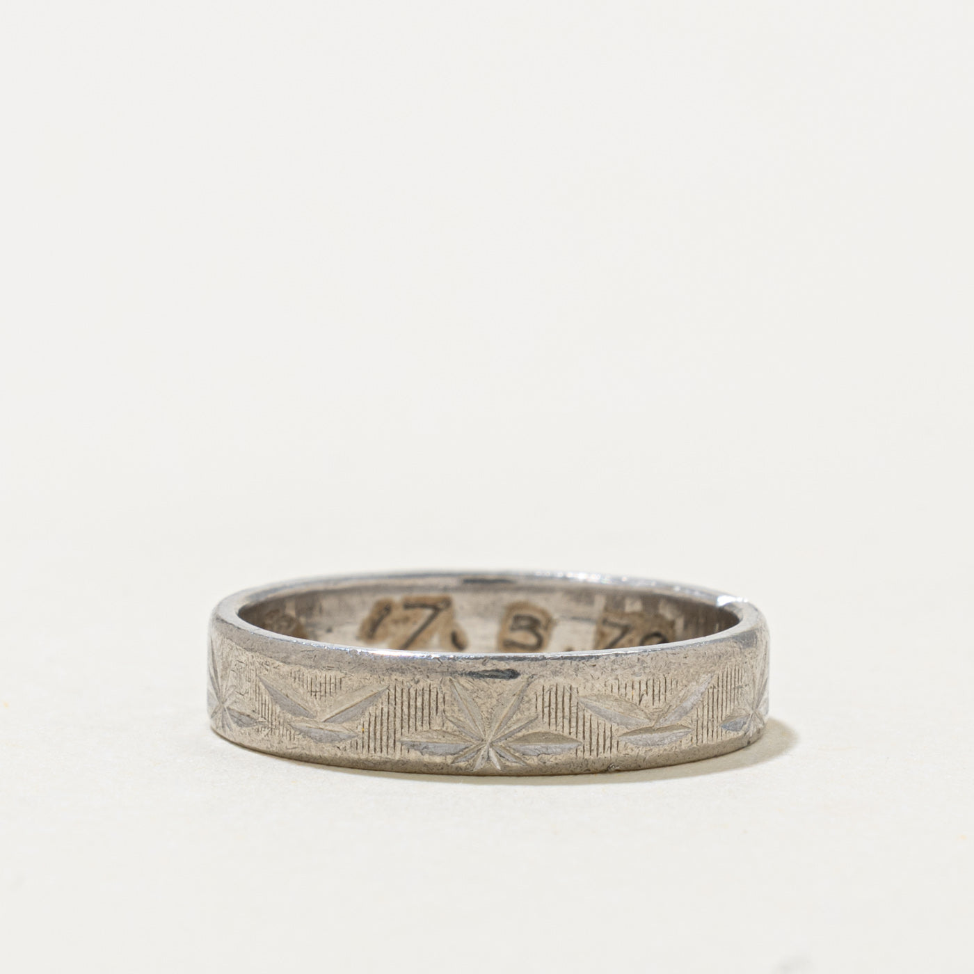 850 Platinum Star Engraved Band | 3.80mm | SZ 5.25